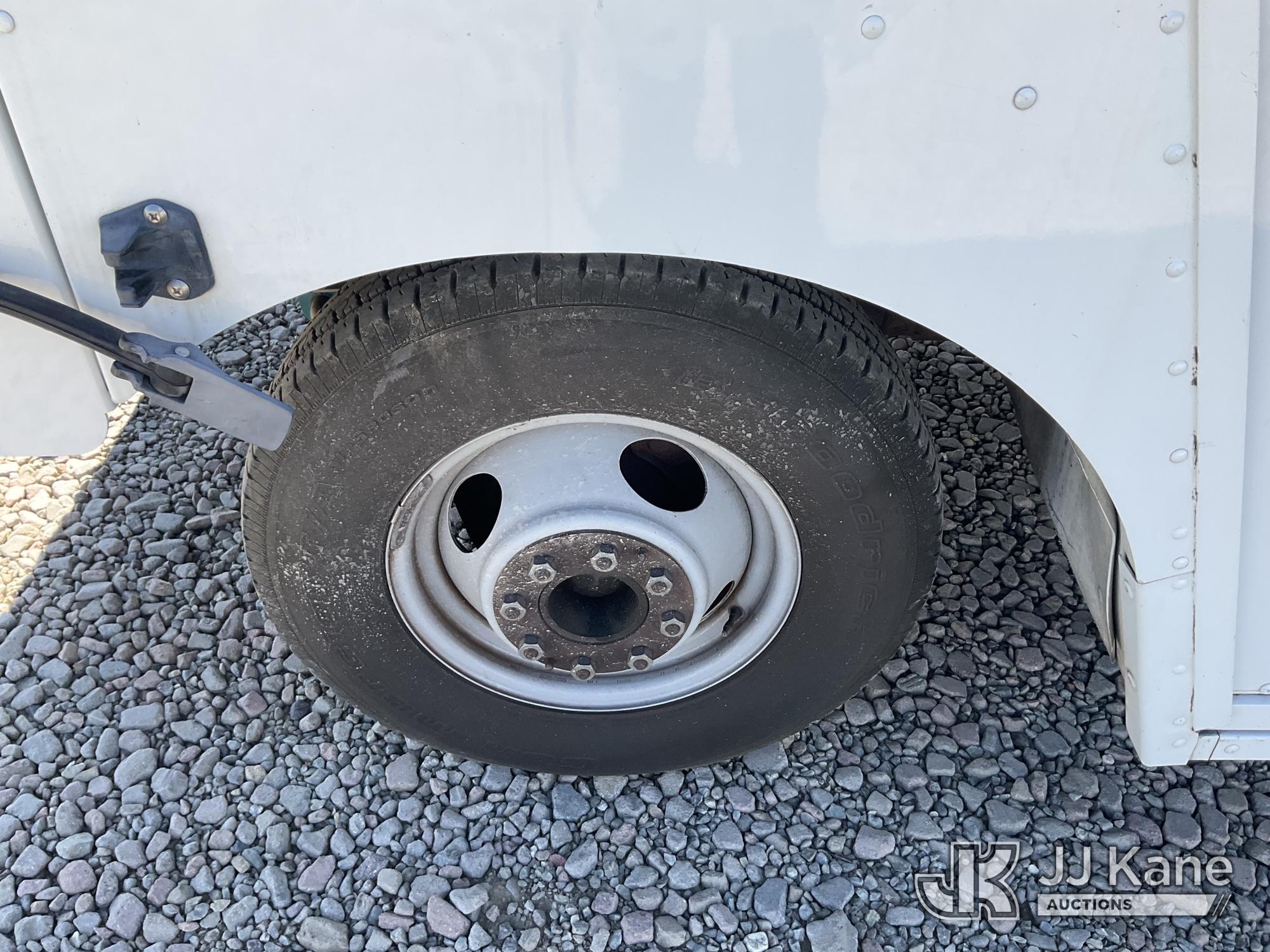 (Dixon, CA) 1996 GMC P3500 Step Van Runs & Moves) (Monitors Will Not Clear, Missing GVWR Label