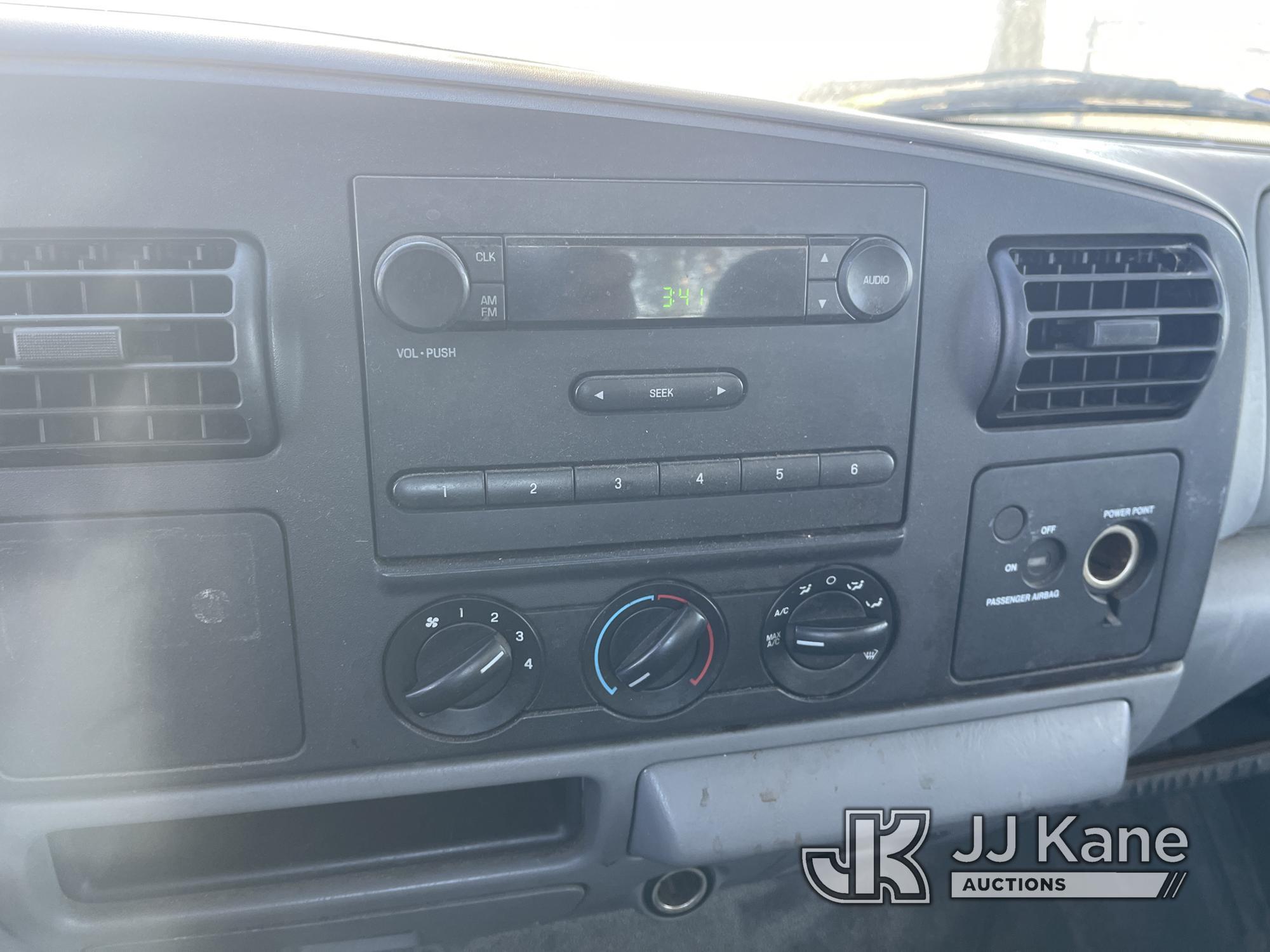 (Dixon, CA) 2005 Ford F250 Pickup Truck Runs & Moves)(Shift Indicator Broken