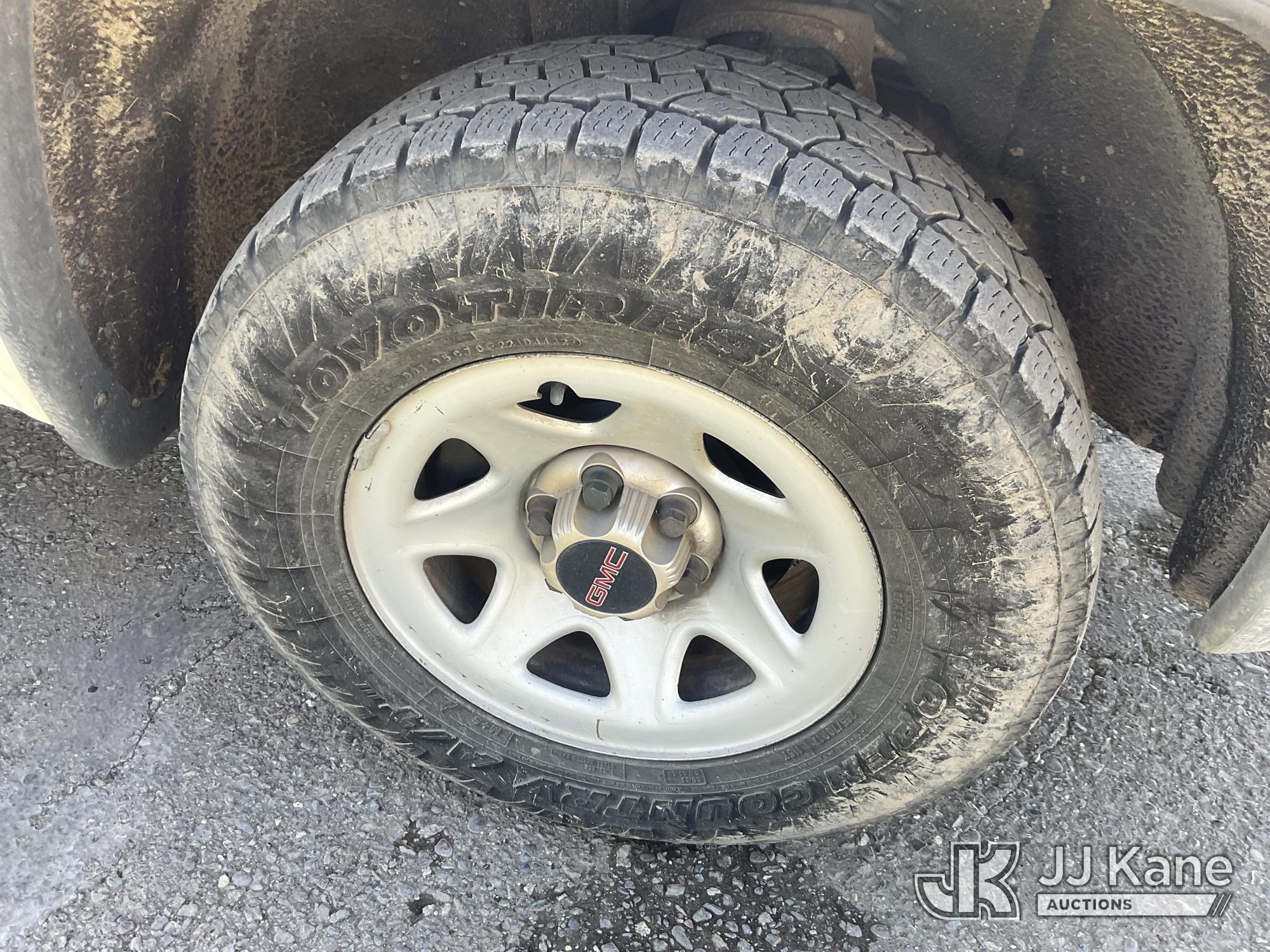 (Dixon, CA) 2014 GMC Sierra 1500 4x4 Extended-Cab Pickup Truck Runs & Moves