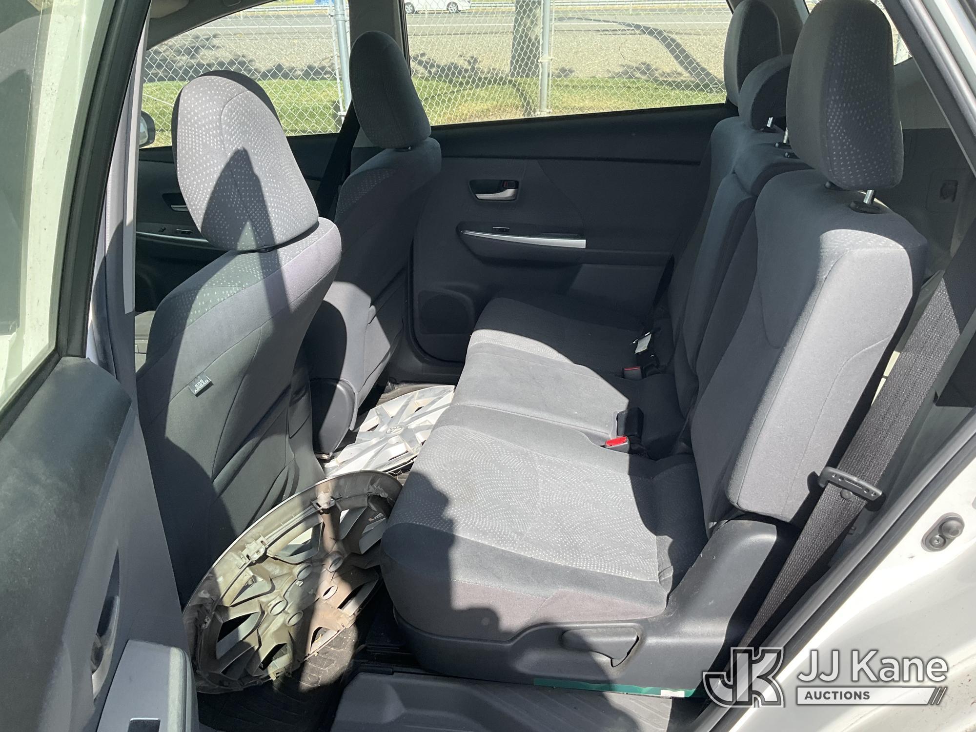 (Dixon, CA) 2012 Toyota Prius Hybrid 4-Door Hatch Back Runs & Moves) (Code C010D, Slight Paint Damag