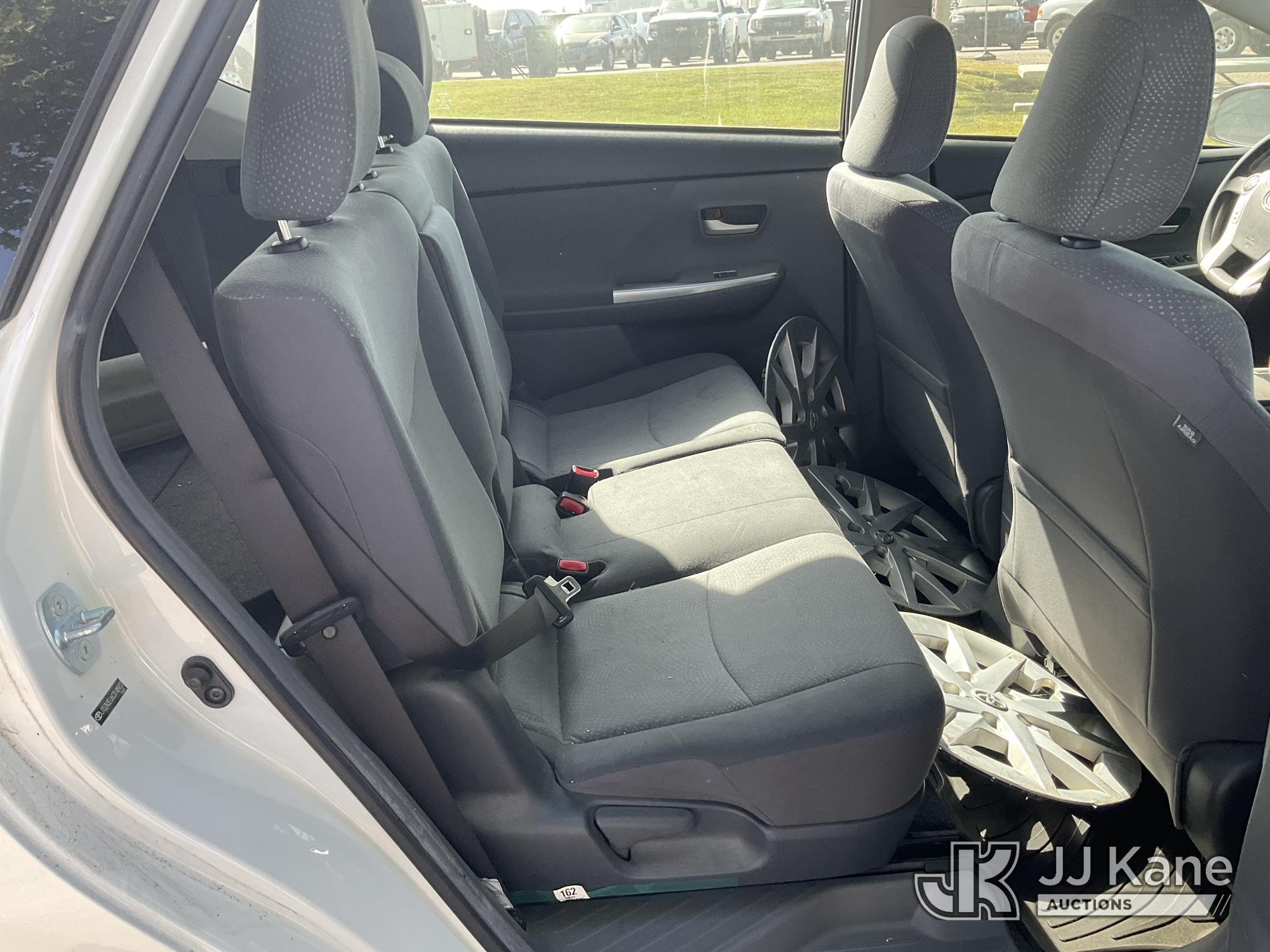 (Dixon, CA) 2012 Toyota Prius Hybrid 4-Door Hatch Back Runs & Moves) (Code C010D, Slight Paint Damag