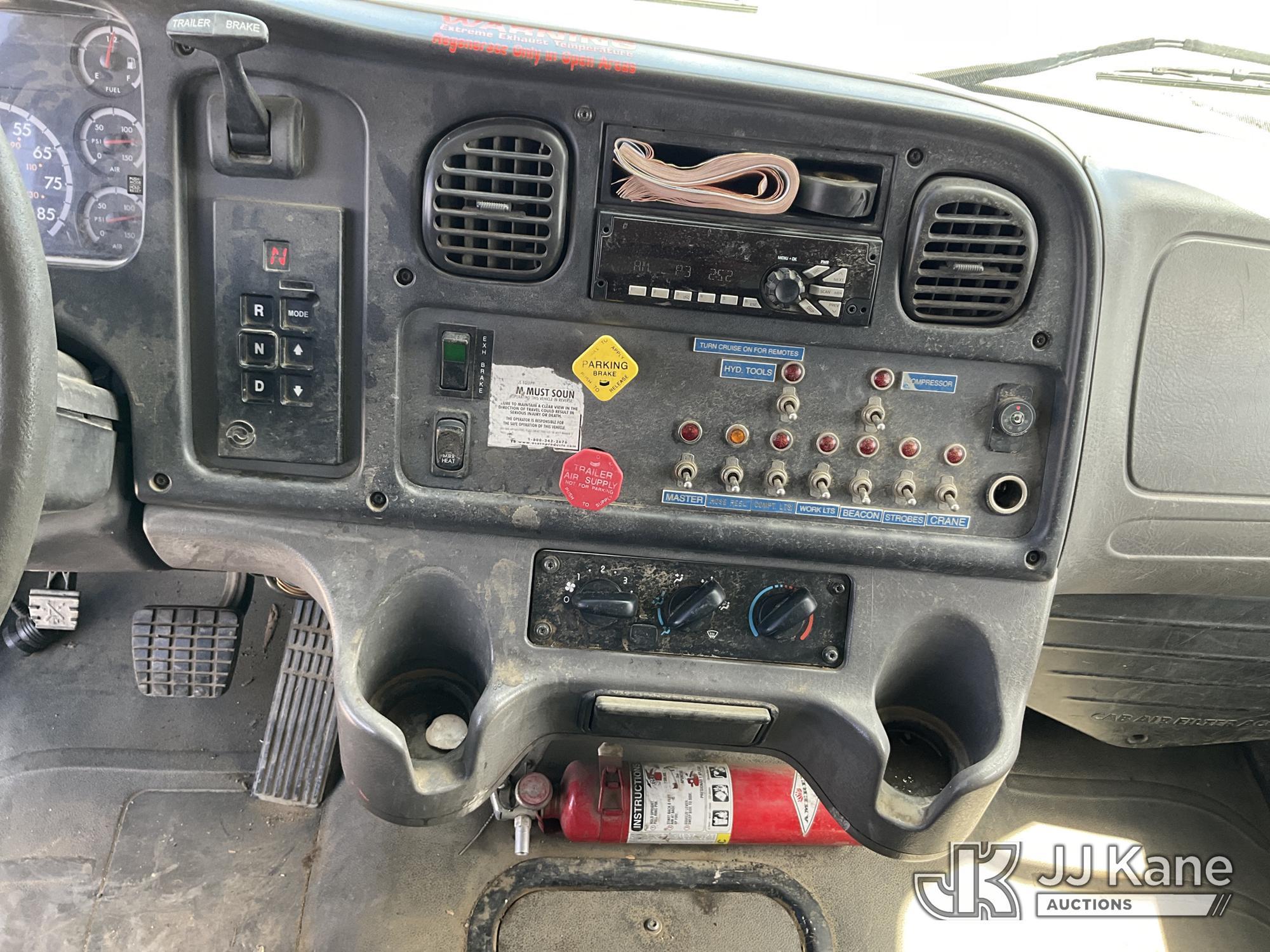 (Dixon, CA) 2005 Freightliner M2 106 Air Compressor/Enclosed Utility Truck Runs & Moves