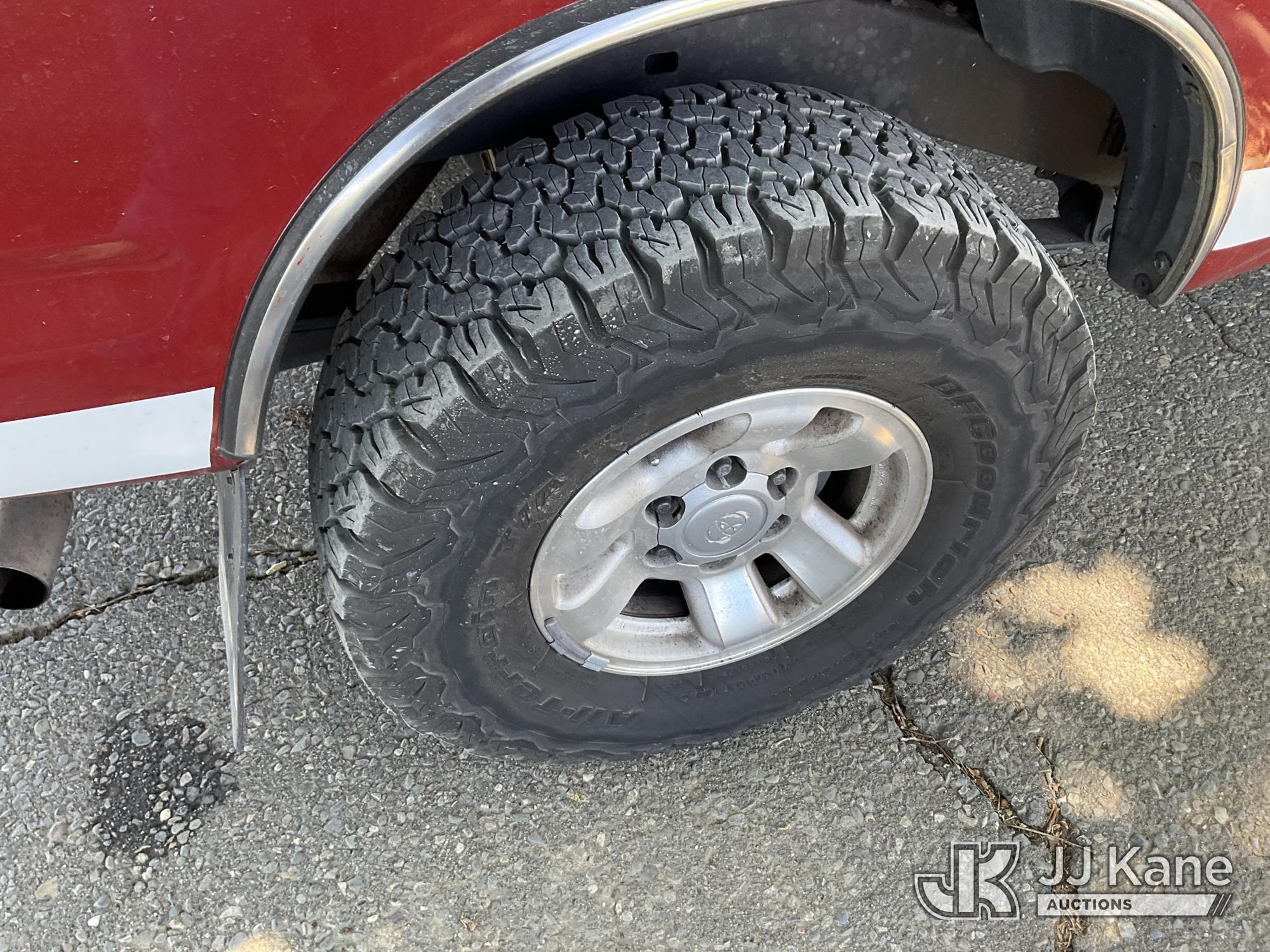 (Dixon, CA) 2000 Toyota Tacoma 4x4 Pickup Truck Runs & Moves