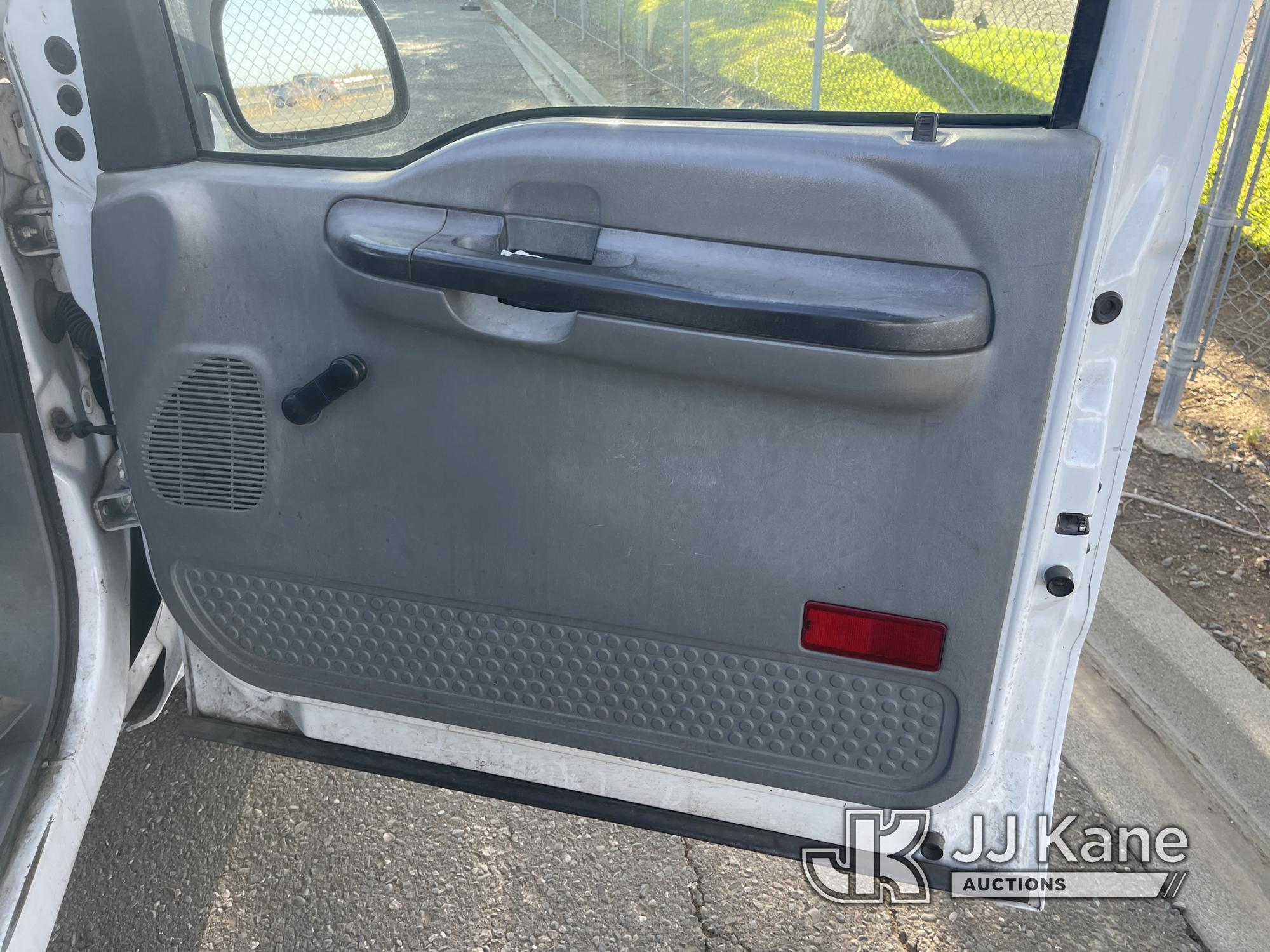(Dixon, CA) 2005 Ford F250 Pickup Truck Runs & Moves)(Shift Indicator Broken