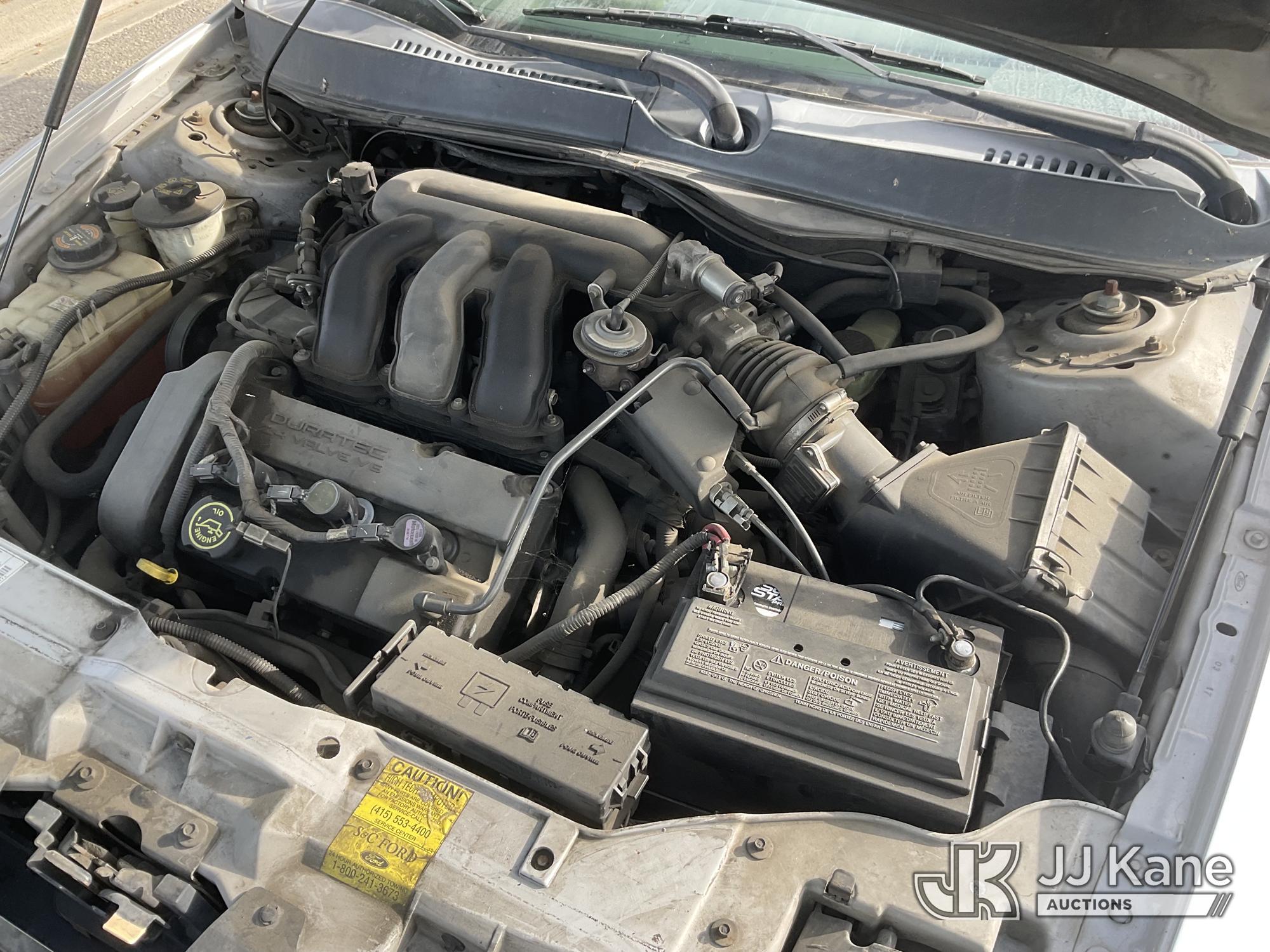 (Dixon, CA) 2000 Ford Taurus SE 4-Door Sedan Runs & Moves