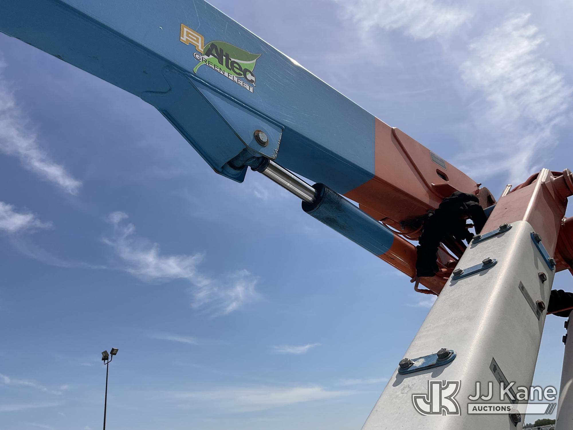 (Dixon, CA) Altec AT37G, Articulating & Telescopic Bucket mounted behind cab on 2013 Ford F550 4x4 S