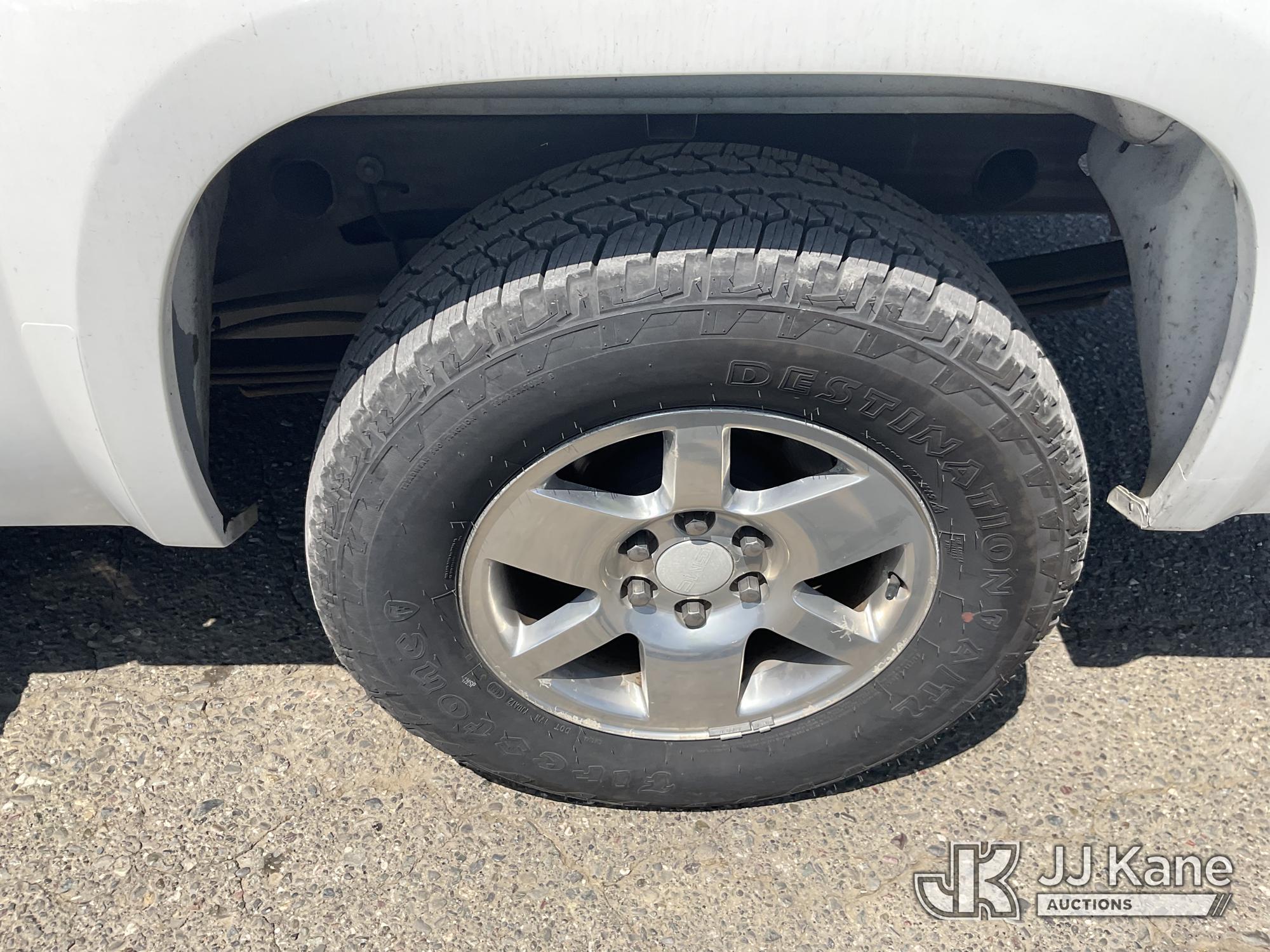 (Dixon, CA) 2012 GMC Sierra Hybrid Crew-Cab Pickup Truck Runs & Moves