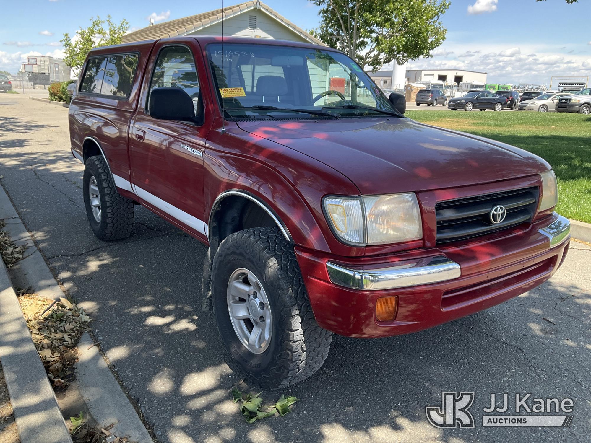 (Dixon, CA) 2000 Toyota Tacoma 4x4 Pickup Truck Runs & Moves