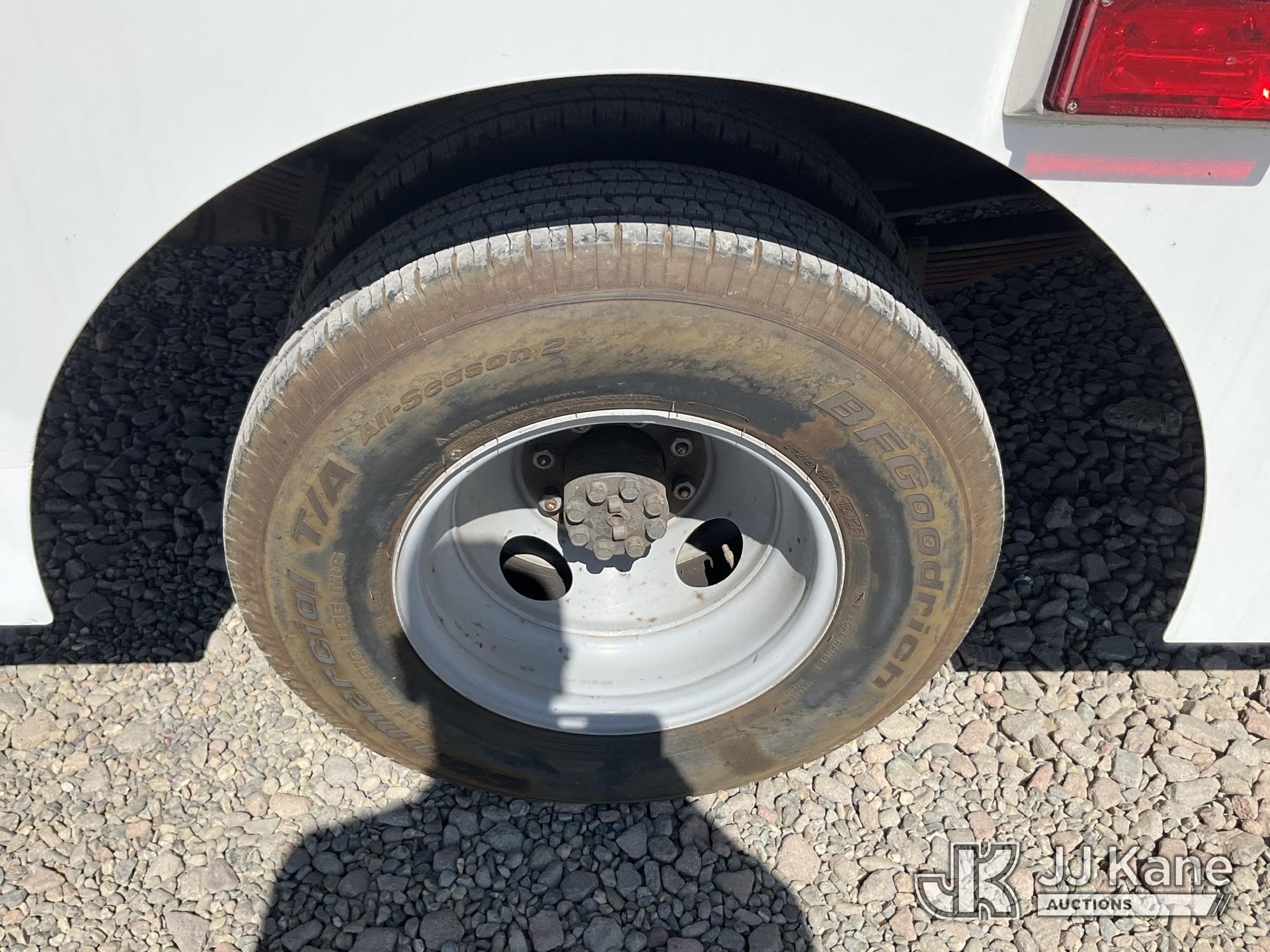 (Dixon, CA) 1996 GMC P3500 Step Van Runs & Moves) (Monitors Will Not Clear, Missing GVWR Label