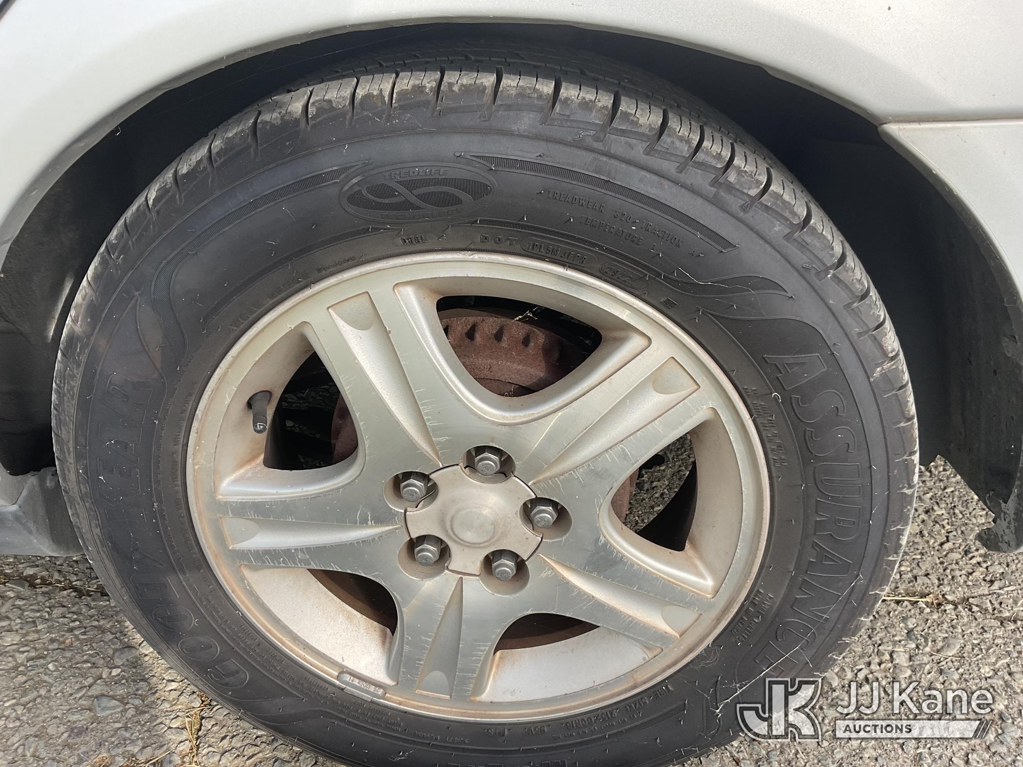 (Dixon, CA) 2000 Ford Taurus SE 4-Door Sedan Runs & Moves