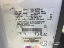 (Dixon, CA) 2005 Ford F250 Pickup Truck Runs & Moves)(Shift Indicator Broken