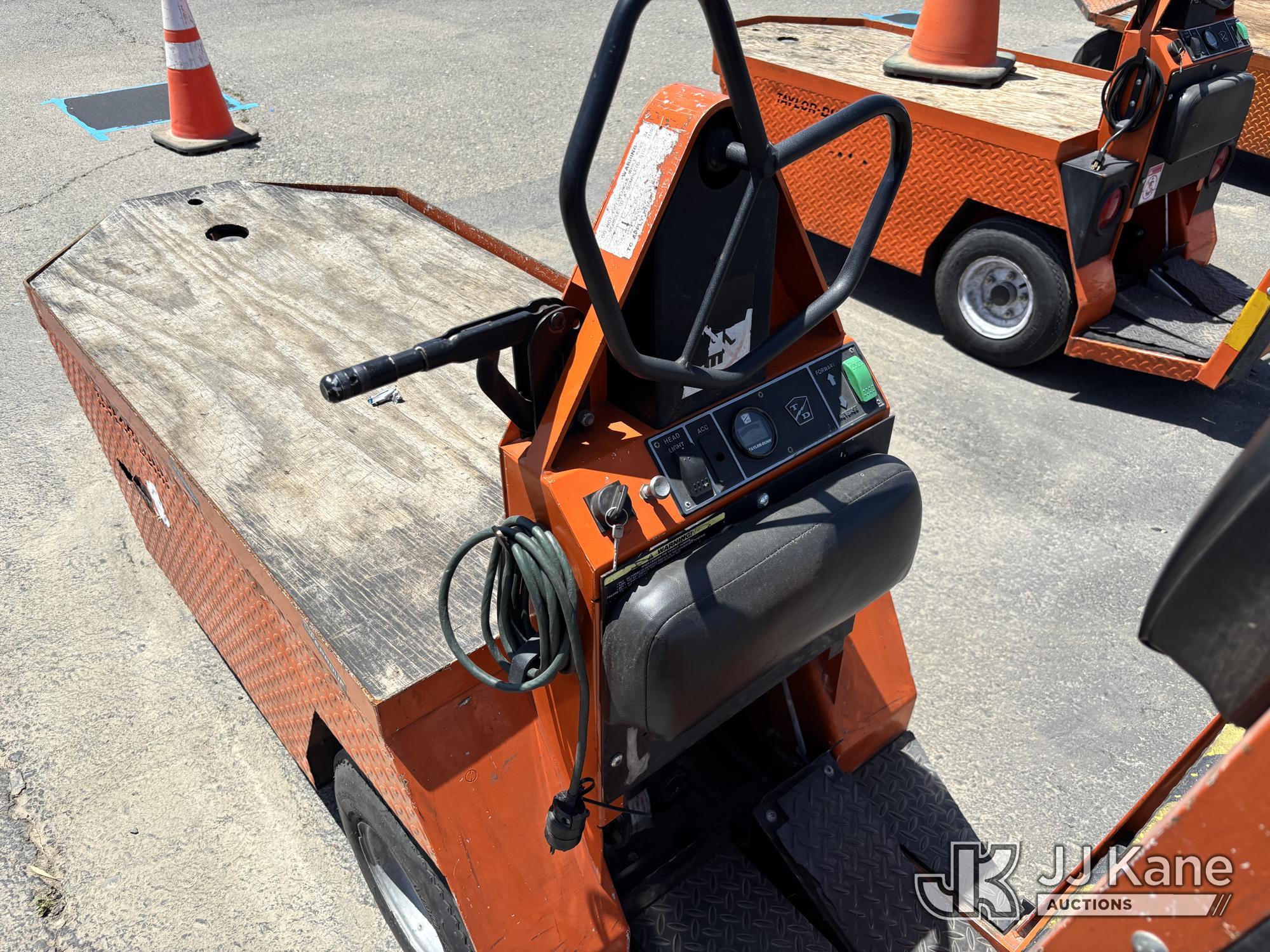 (Dixon, CA) Taylor-Dunn Electric Cart (Moves) (Reads 1 Moves