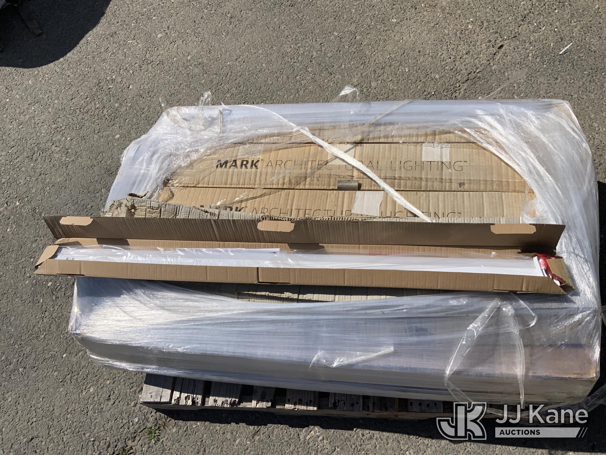 (Dixon, CA) Light Fixtures (Used) NOTE: This unit is being sold AS IS/WHERE IS via Timed Auction and