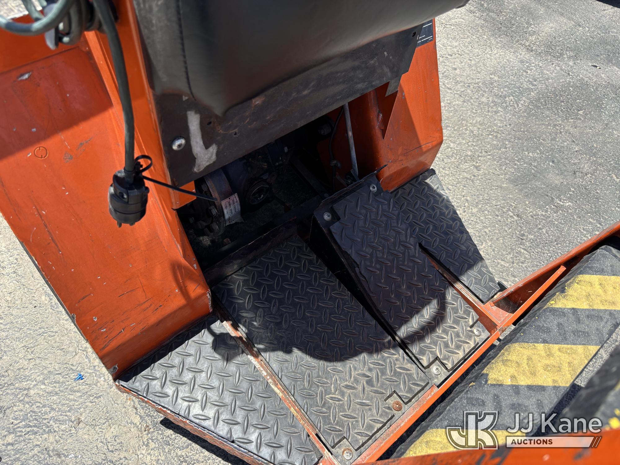 (Dixon, CA) Taylor-Dunn Electric Cart (Moves) (Reads 1 Moves