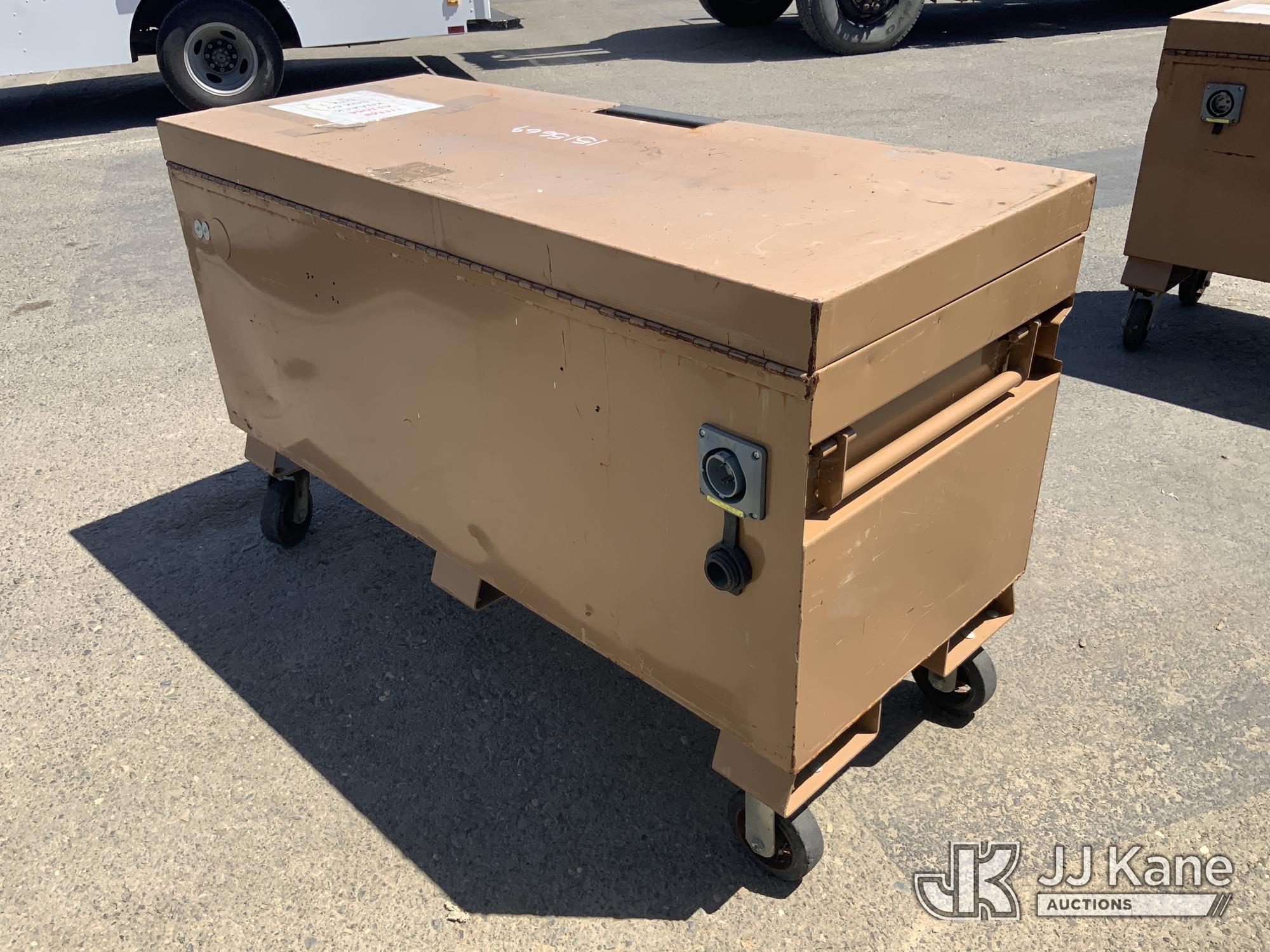 (Dixon, CA) Knaack Chest Tool Box (Used) NOTE: This unit is being sold AS IS/WHERE IS via Timed Auct