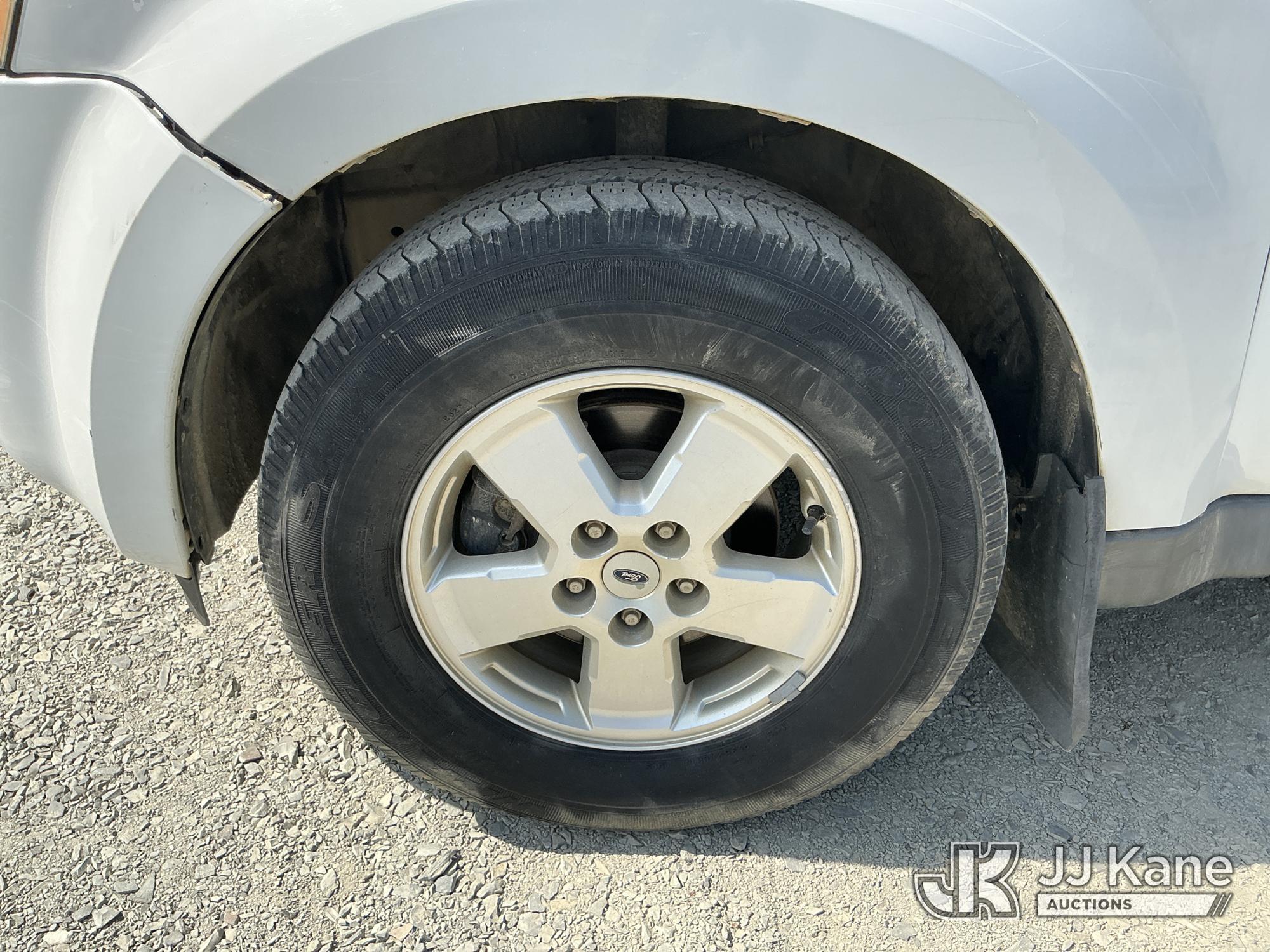 (China Grove, NC) 2011 Ford Escape 4x4 4-Door Sport Utility Vehicle Runs & Moves) (Body/Paint Damage