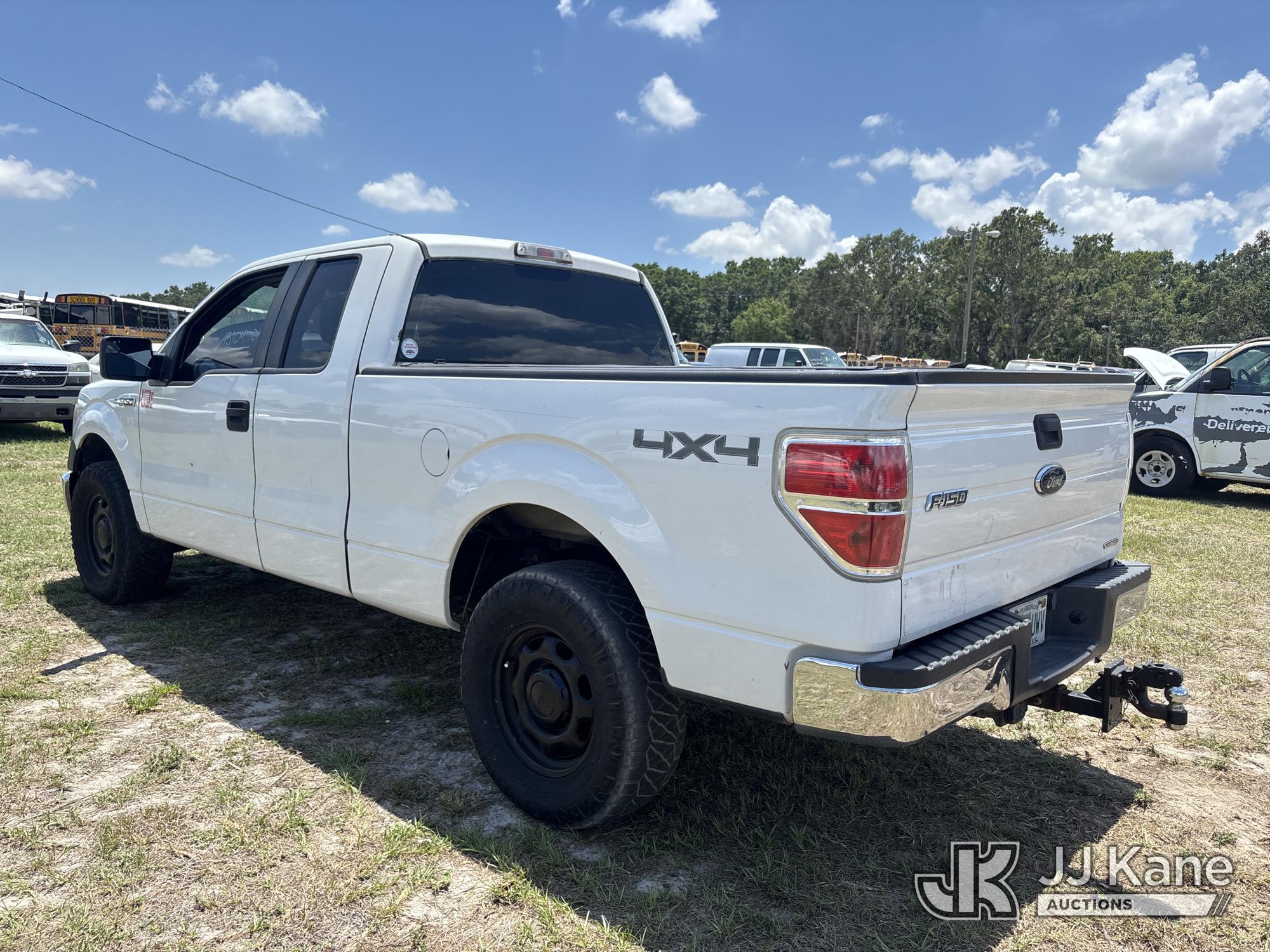 (Tampa, FL) 2014 Ford F150 4x4 Extended-Cab Pickup Truck Runs & Moves) (Body & Paint Damage