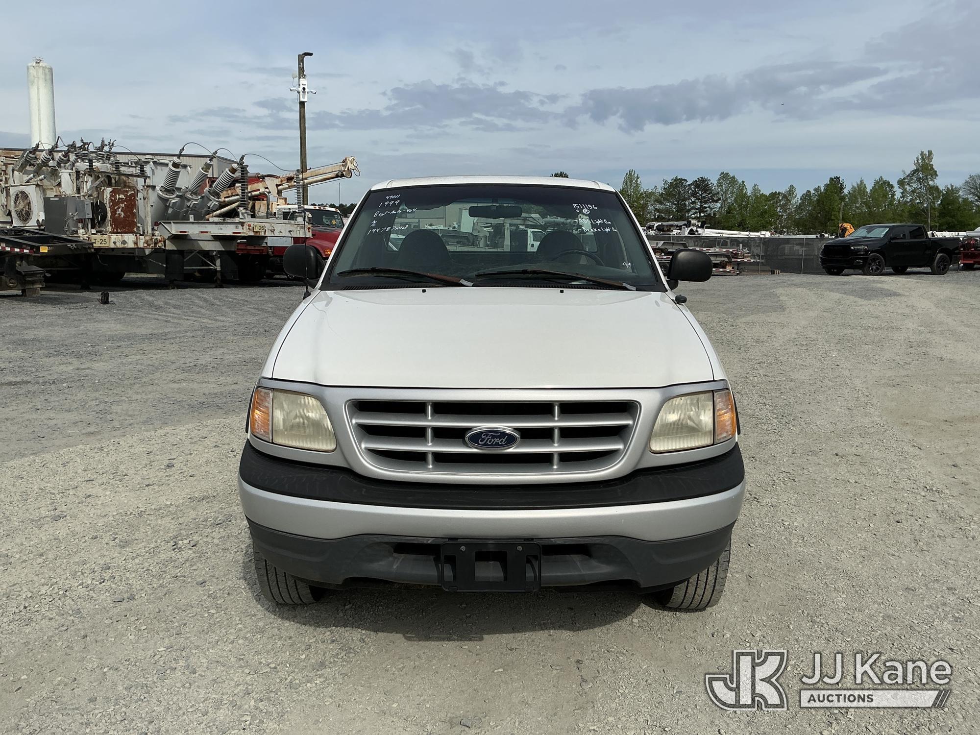(China Grove, NC) 1999 Ford F-250 4X4 Cab & Chassis Runs & Moves) (ABS Light On, Brake Light On, Mis