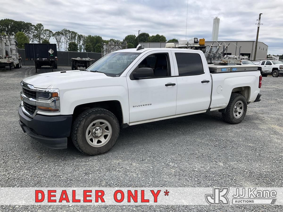 (China Grove, NC) 2017 Chevrolet Silverado 1500 4X4 Crew-Cab Pickup Truck Runs & Moves) (Check Engin