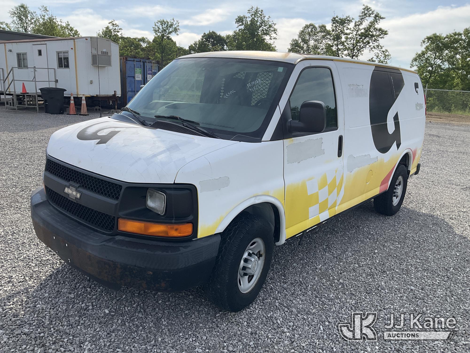 (Verona, KY) 2007 Chevrolet Express 2500 Cargo Van Not Running, Condition Unknown) (Side Doors Damag