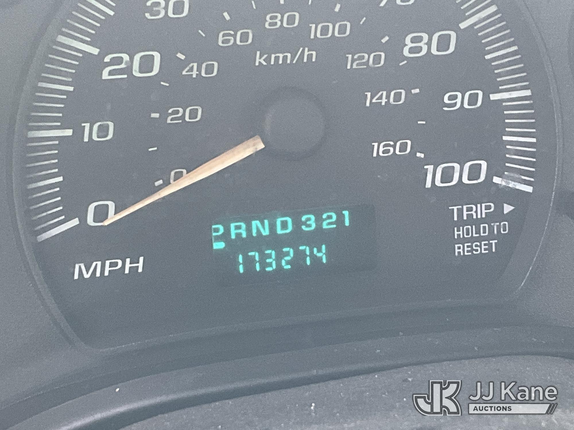 (Verona, KY) 2007 Chevrolet Express 2500 Cargo Van Not Running, Condition Unknown) (Side Doors Damag