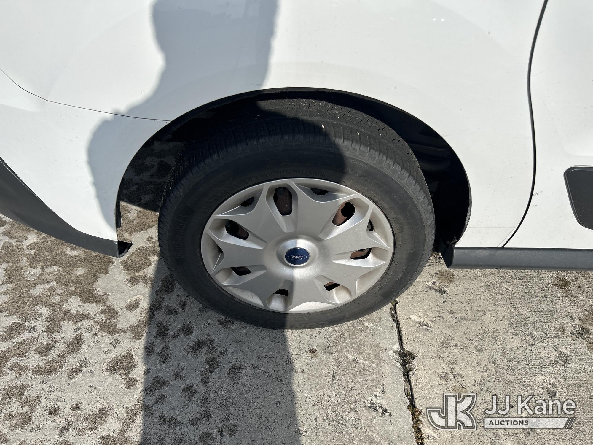 (Riviera Beach, FL) 2017 Ford Transit Connect Mini Cargo Van Runs & Moves) (Paint Damage) (FL Reside