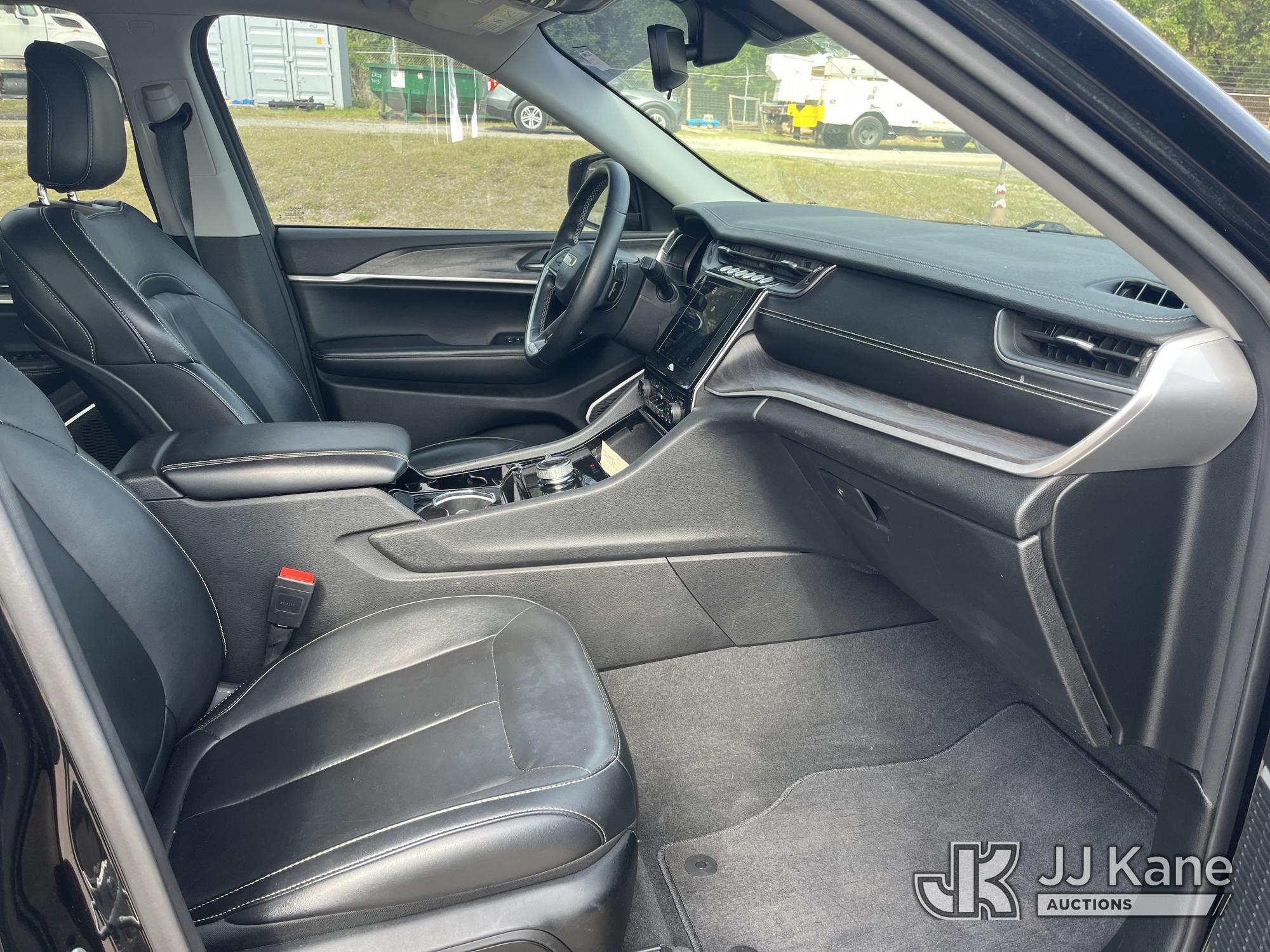 (Tampa, FL) 2021 Jeep Grand Cherokee 4x4 4-Door Sport Utility Vehicle, Former Police Vehicle Hillsbo