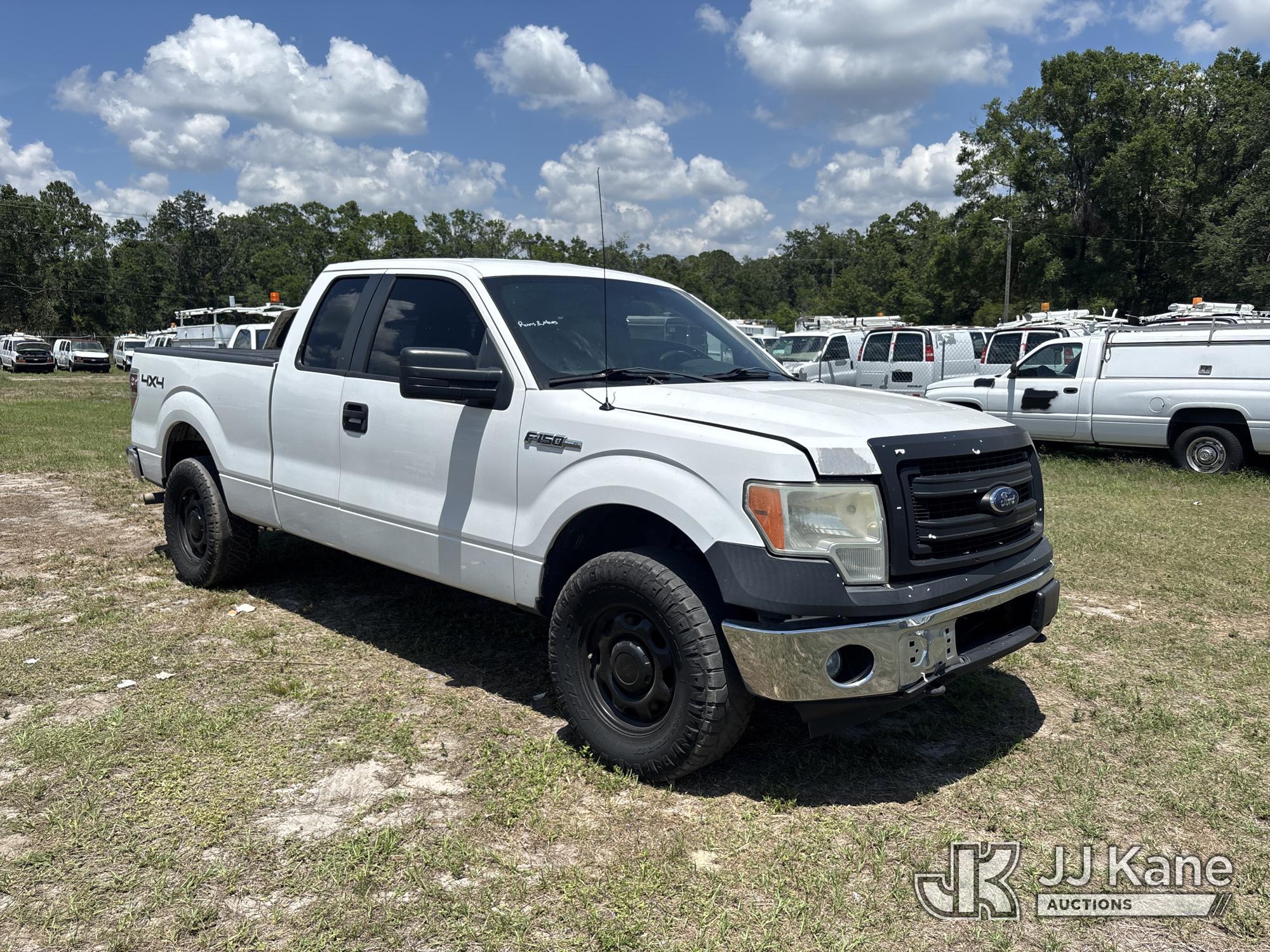 (Tampa, FL) 2014 Ford F150 4x4 Extended-Cab Pickup Truck Runs & Moves) (Body & Paint Damage