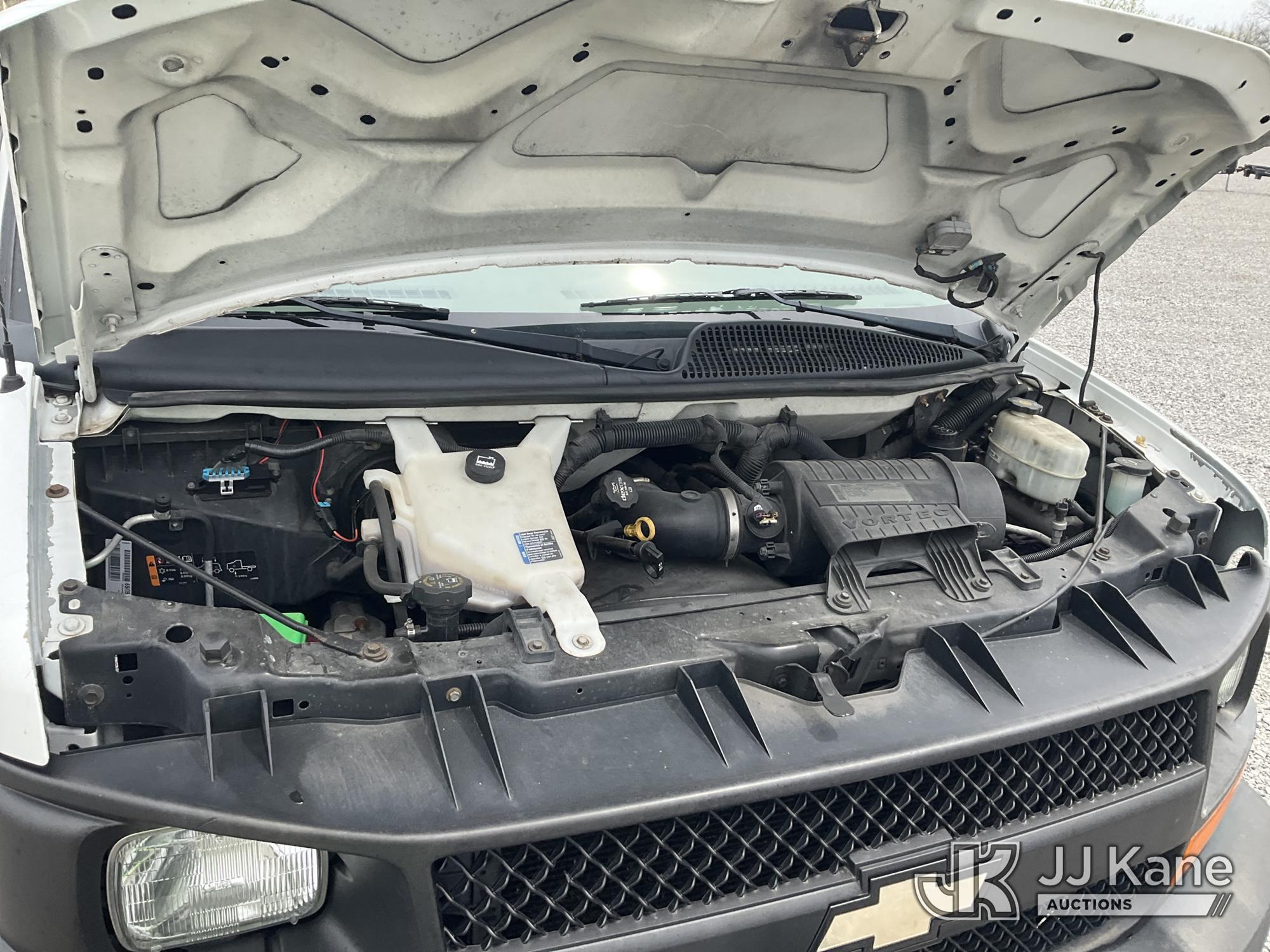 (Verona, KY) 2013 Chevrolet Express G1500 Cargo Van Runs & Moves) (Rust Damage