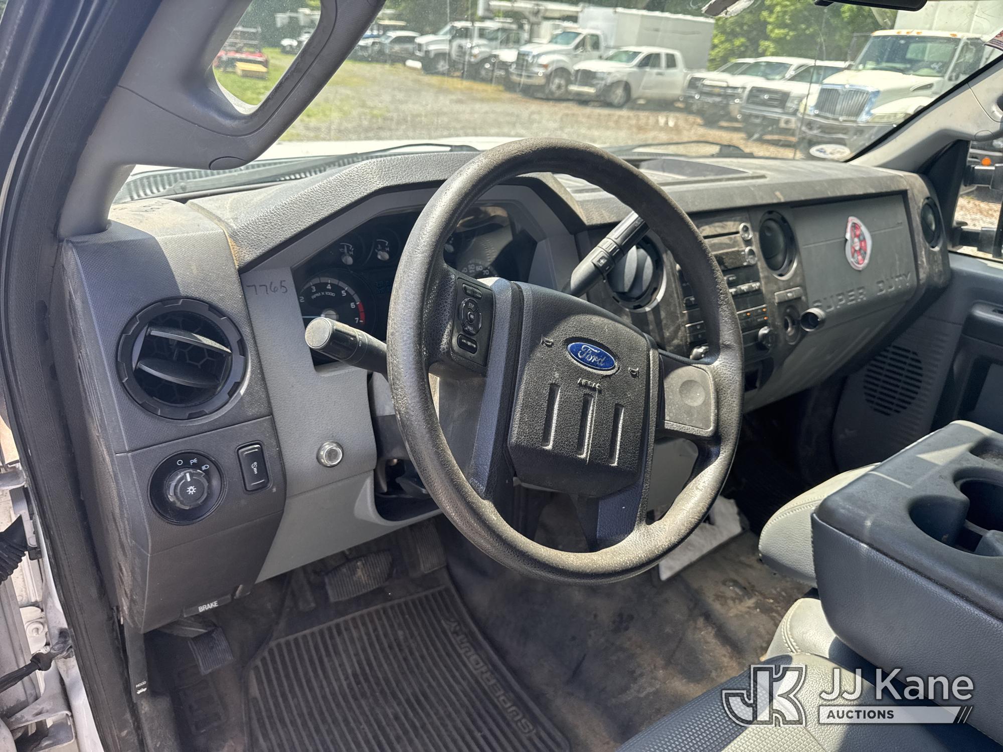 (Wakefield, VA) 2013 Ford F250 Crew-Cab Pickup Truck Runs & Moves) (Check Engine Light On, Body/Pain
