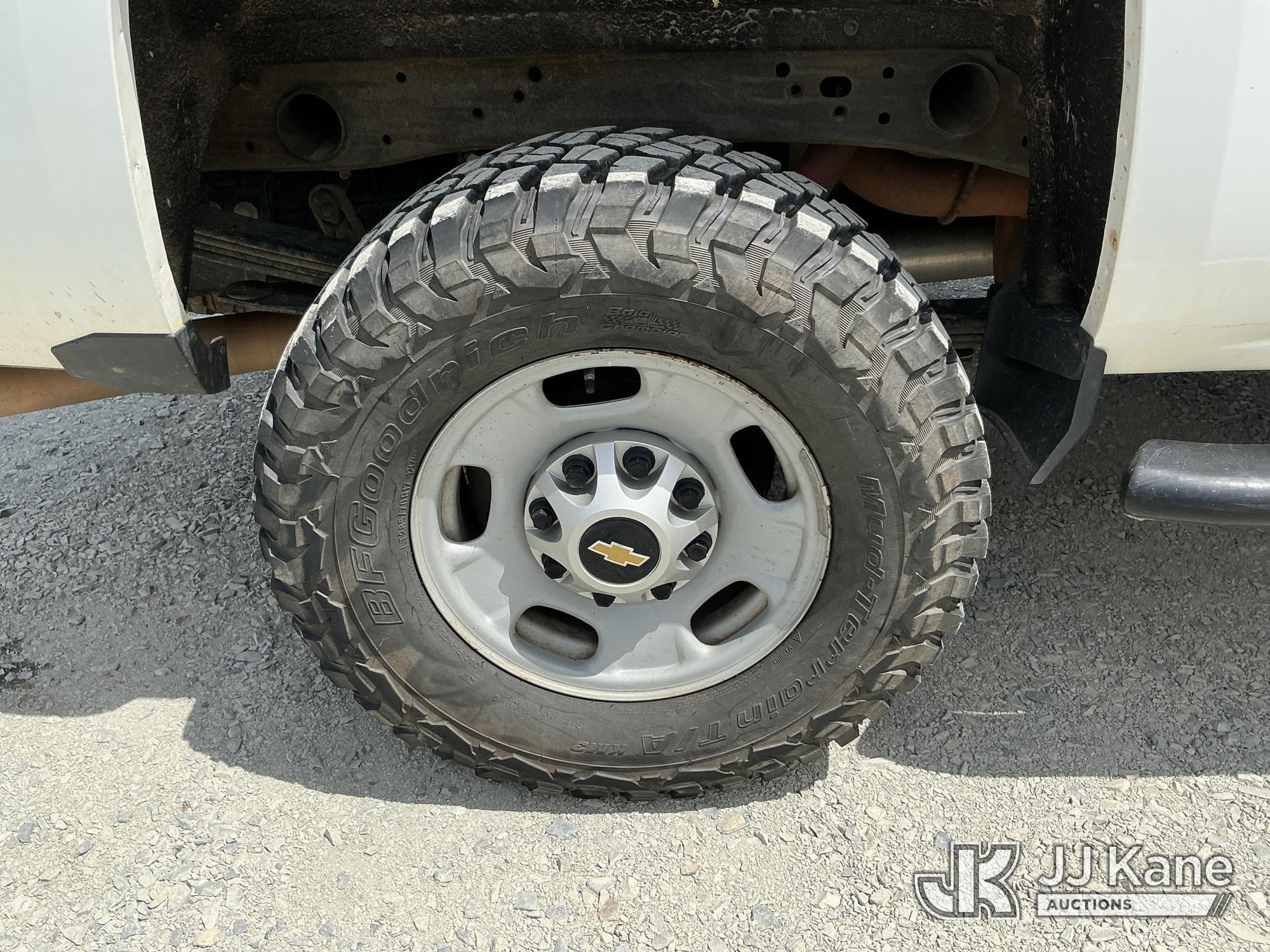 (China Grove, NC) 2018 Chevrolet Silverado 2500HD 4x4 Extended-Cab Pickup Truck Runs & Moves) (Check