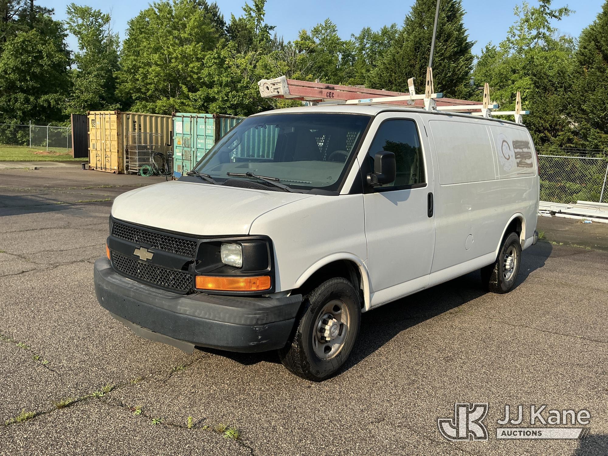 (Garner, NC) 2016 Chevrolet Express G2500 Cargo Van Runs & Moves) (Jump To Start