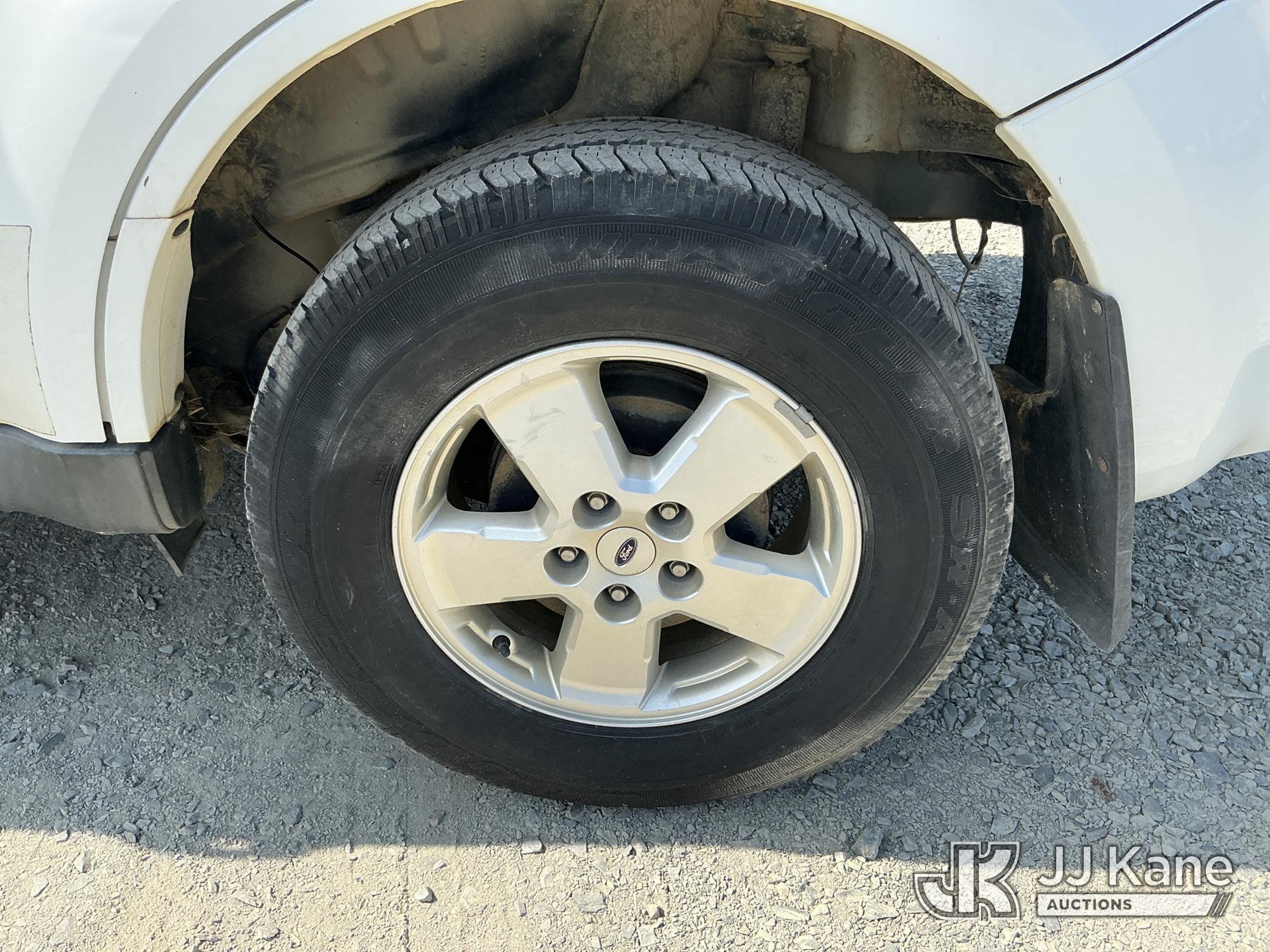 (China Grove, NC) 2011 Ford Escape 4x4 4-Door Sport Utility Vehicle Runs & Moves) (Body/Paint Damage