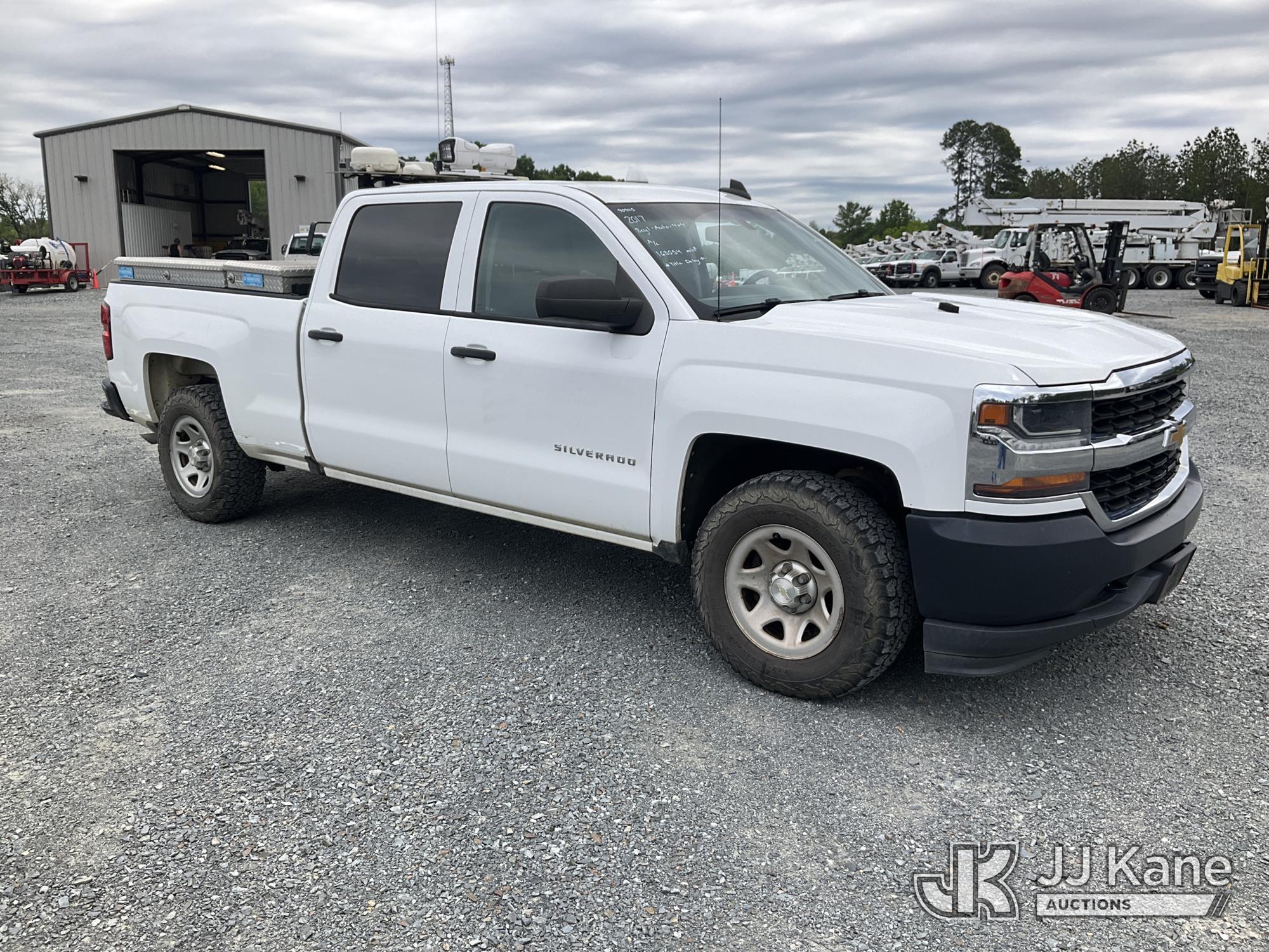 (China Grove, NC) 2017 Chevrolet Silverado 1500 4X4 Crew-Cab Pickup Truck Runs & Moves) (Check Engin