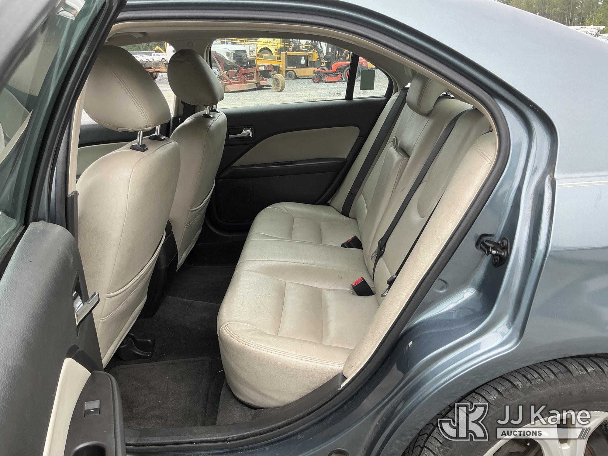 (China Grove, NC) 2012 Ford Fusion 4-Door Sedan Runs & Moves) (Paint Damage