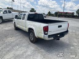(Villa Rica, GA) 2018 Toyota Tacoma 4x4 Extended-Cab Pickup Truck Runs) (Intermittently Moves, Wreck