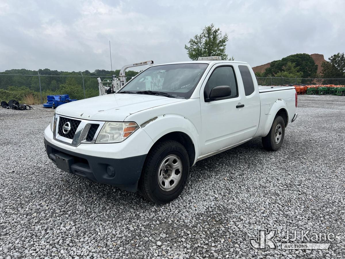 (Villa Rica, GA) 2016 Nissan Frontier Extended-Cab Pickup Truck Runs & Moves) (Check Engine Light On