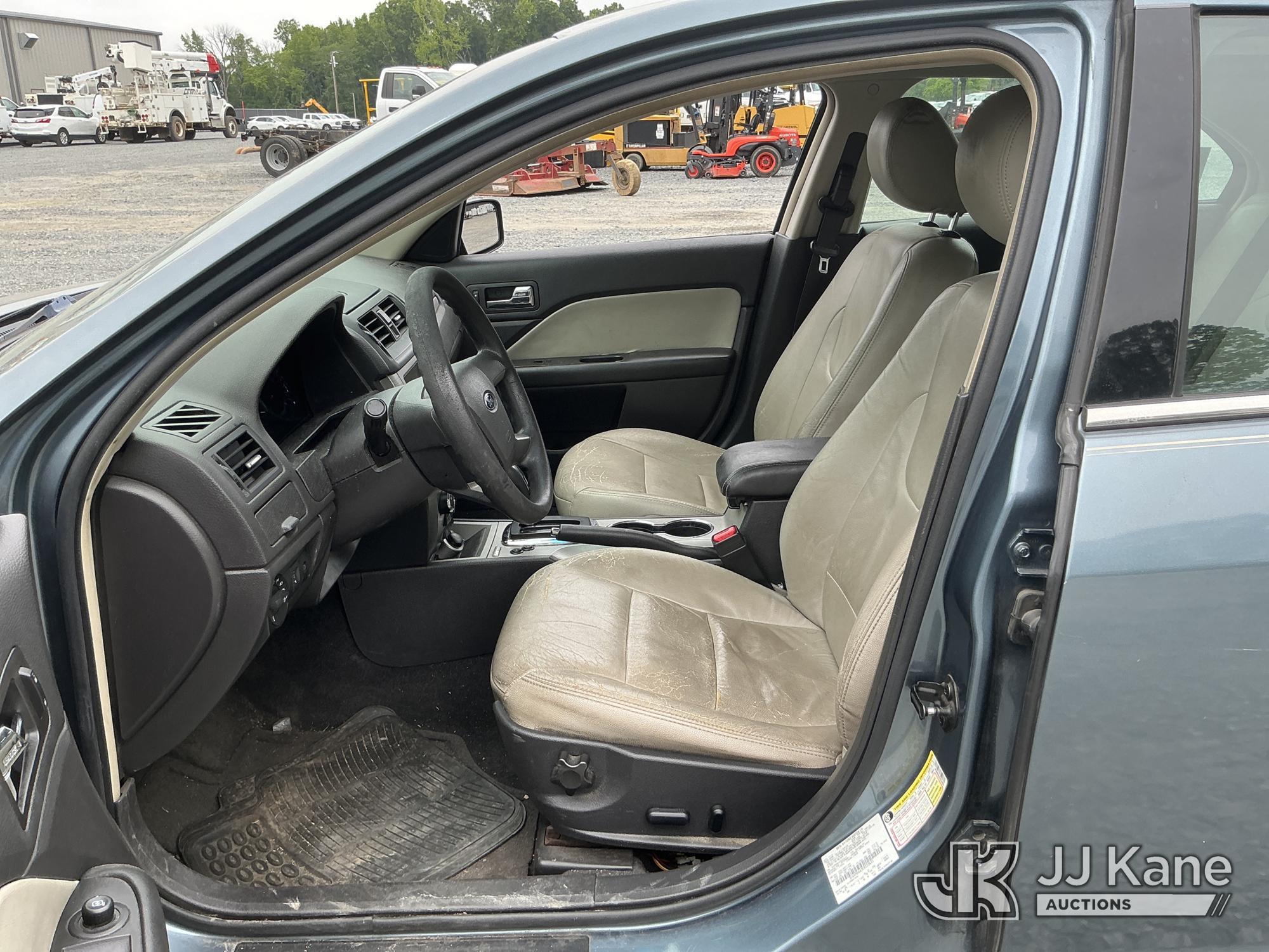 (China Grove, NC) 2012 Ford Fusion 4-Door Sedan Runs & Moves) (Paint Damage
