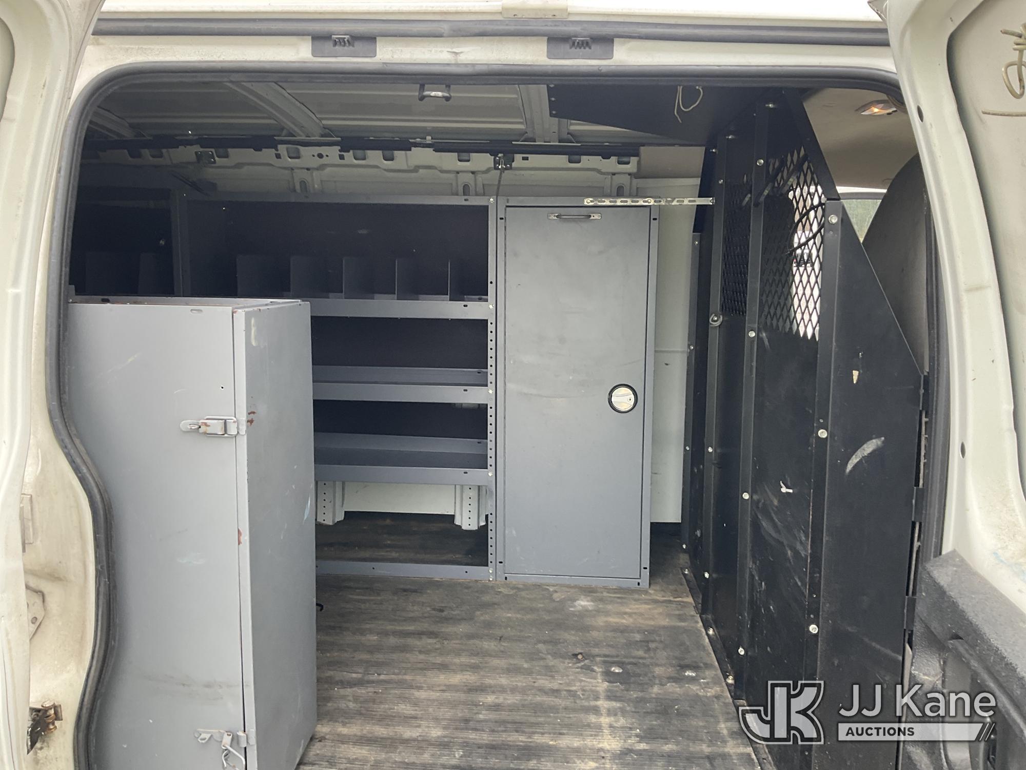 (Verona, KY) 2013 Chevrolet Express G1500 Cargo Van Runs & Moves) (Rust Damage