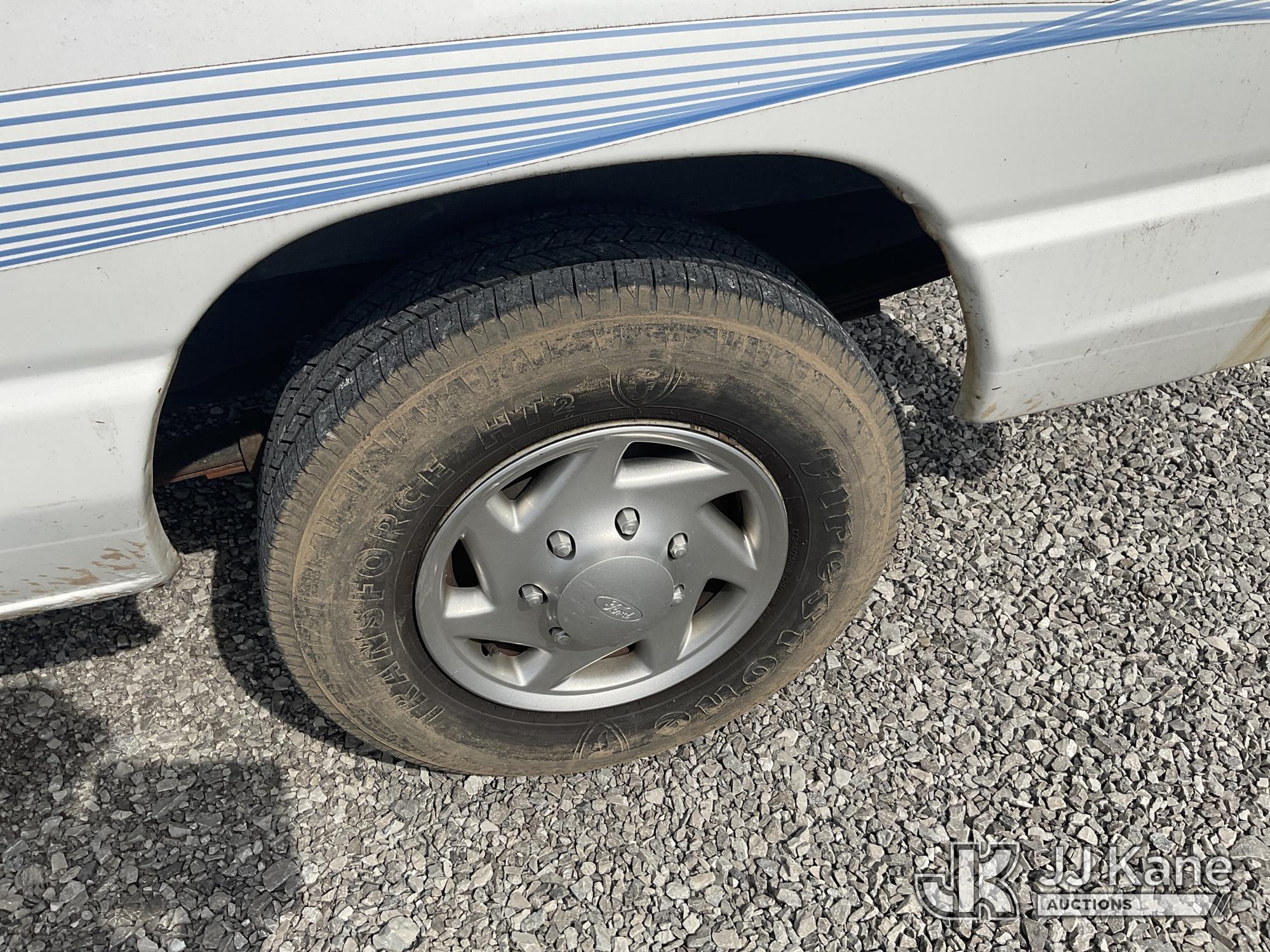 (Verona, KY) 2011 Ford E250 Cargo Van Runs & Moves) (Rust Damage