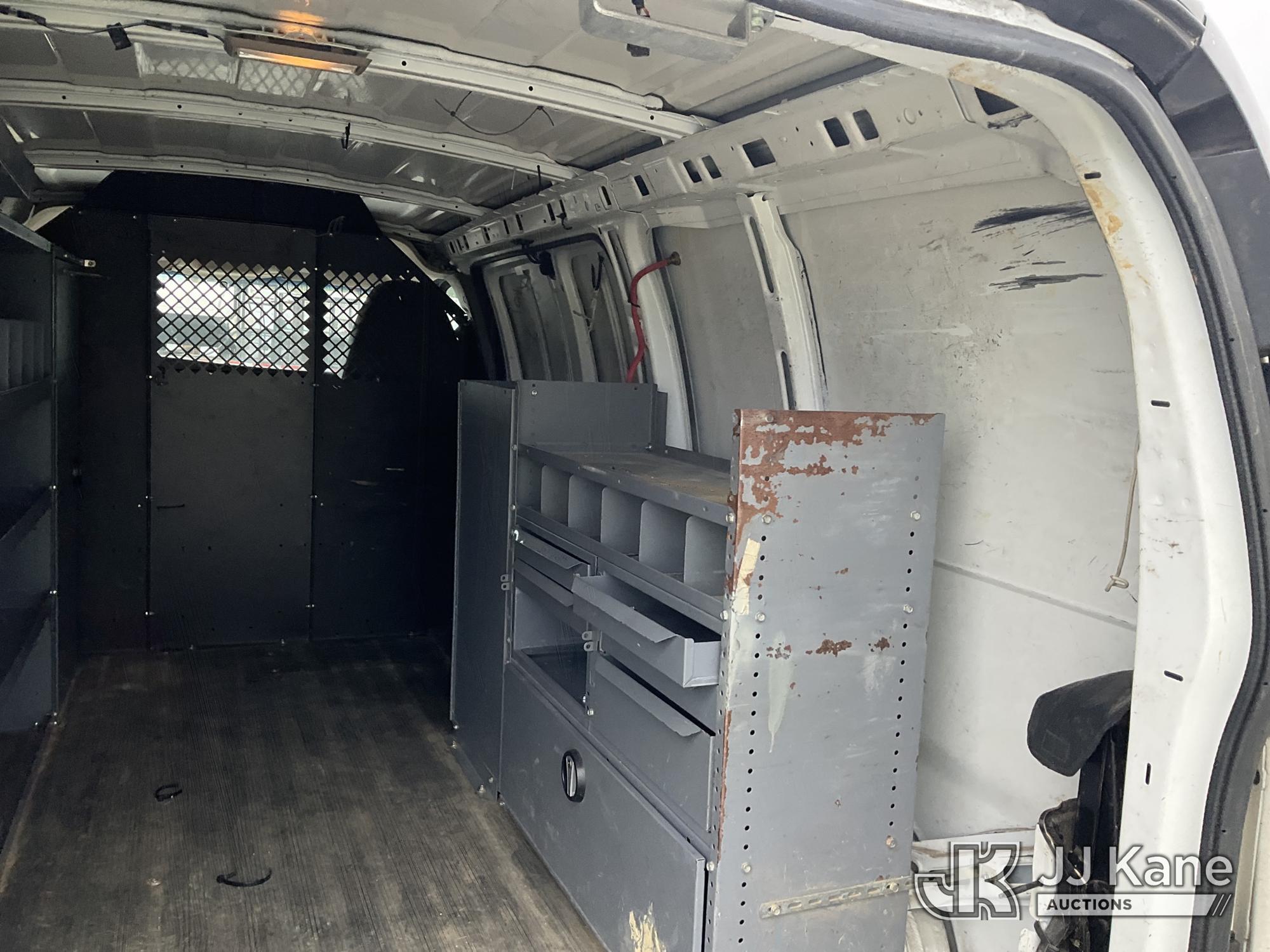 (Verona, KY) 2013 Chevrolet Express G1500 Cargo Van Runs & Moves) (Rust Damage