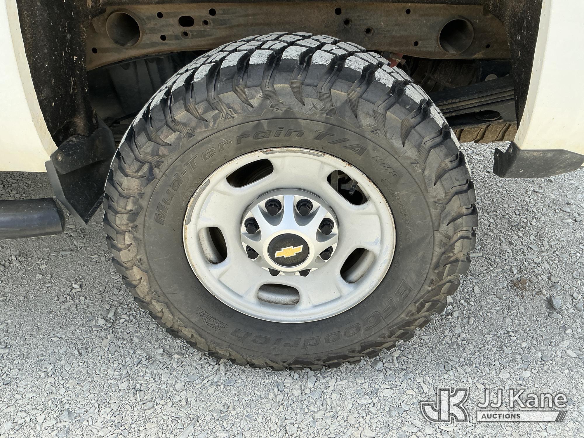 (China Grove, NC) 2018 Chevrolet Silverado 2500HD 4x4 Extended-Cab Pickup Truck Runs & Moves) (Check