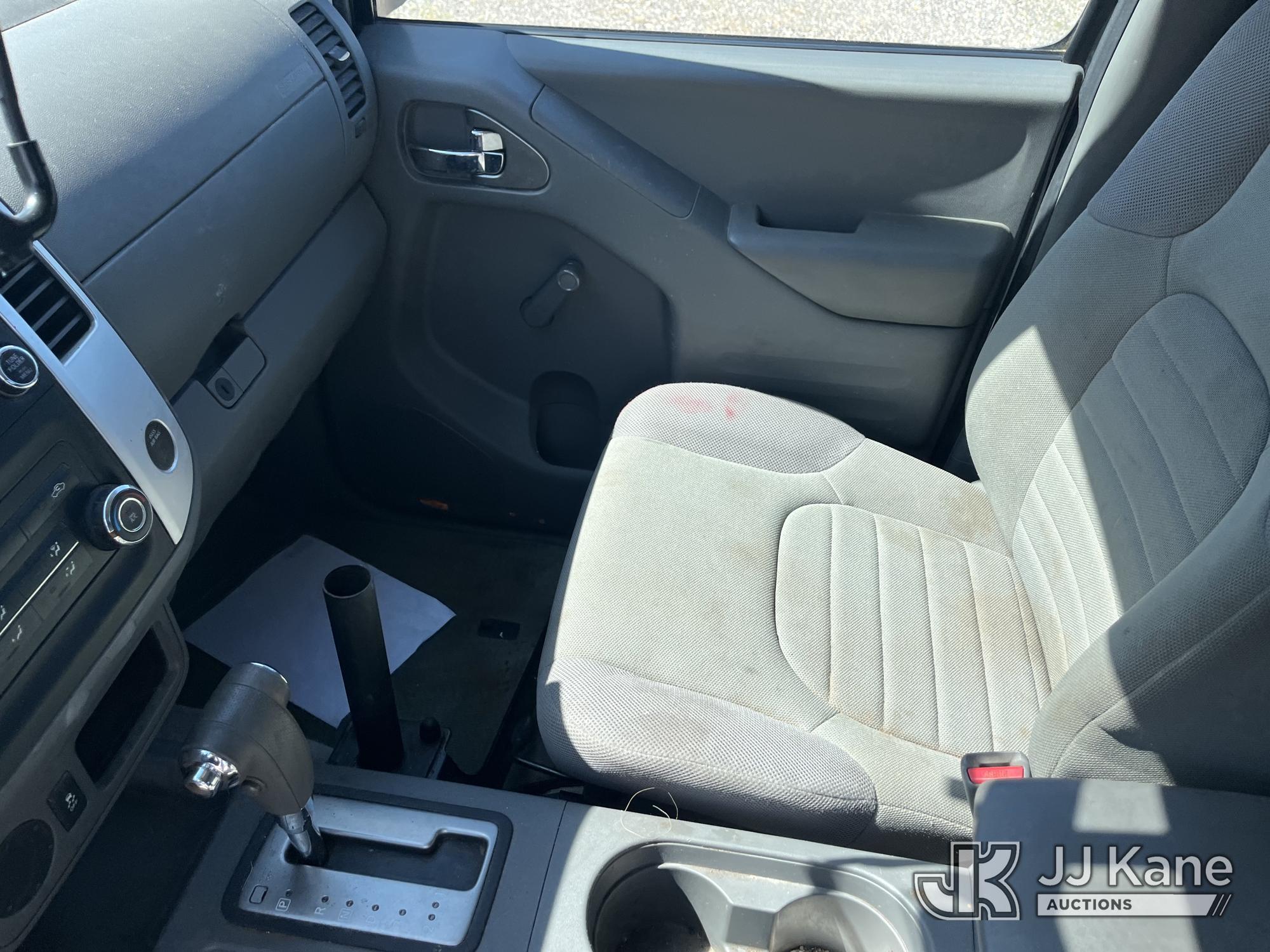 (Chester, VA) 2015 Nissan Frontier Extended-Cab Pickup Truck Runs & Moves
