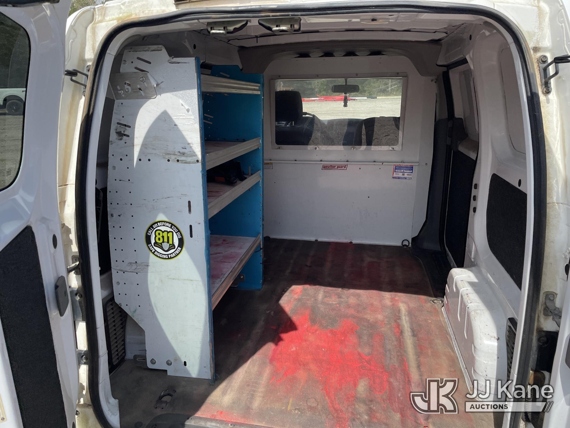 (Defuniak Springs, FL) 2015 Nissan NV200 Mini Cargo Van, (Utility Owned) Runs & Moves) (Paint Damage