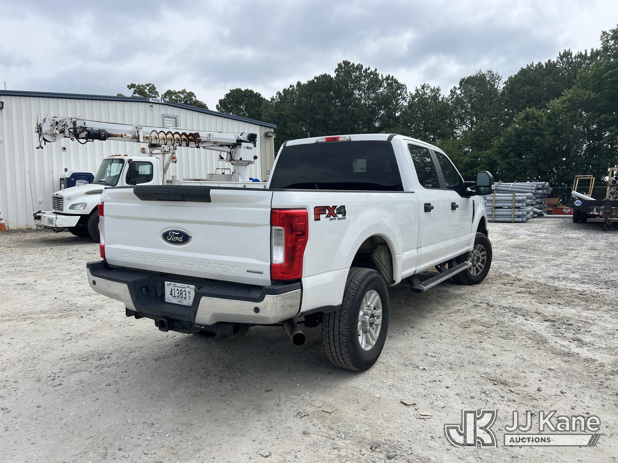 (College Park, GA) 2017 Ford F250 SD 4x4 Crew-Cab Pickup Truck Runs & Moves) (Engine Tick