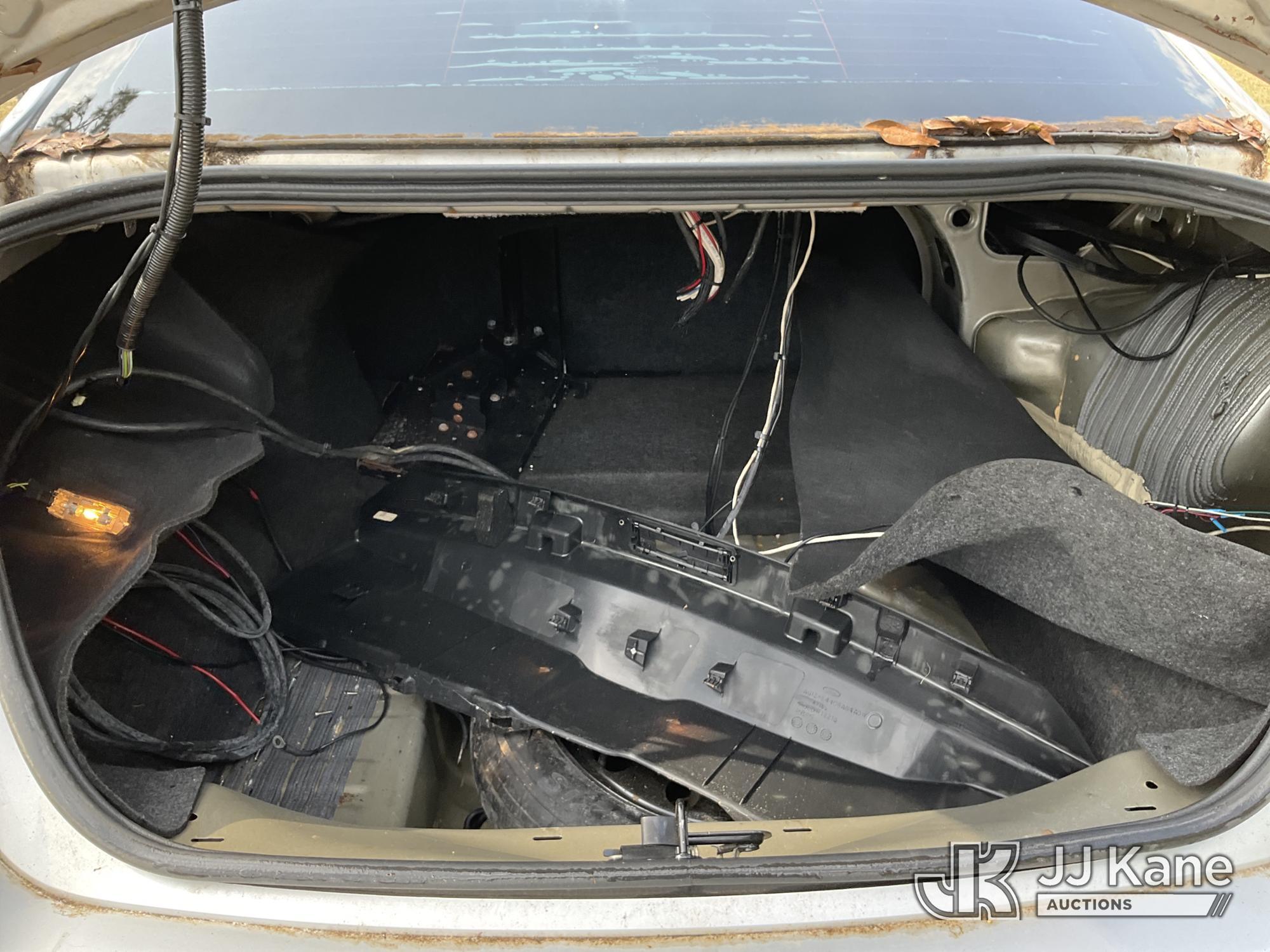 (Ocala, FL) 2012 Ford Taurus 4-Door Sedan Runs & Moves) (Jump To Start, Minor Body Damage, Paint Dam