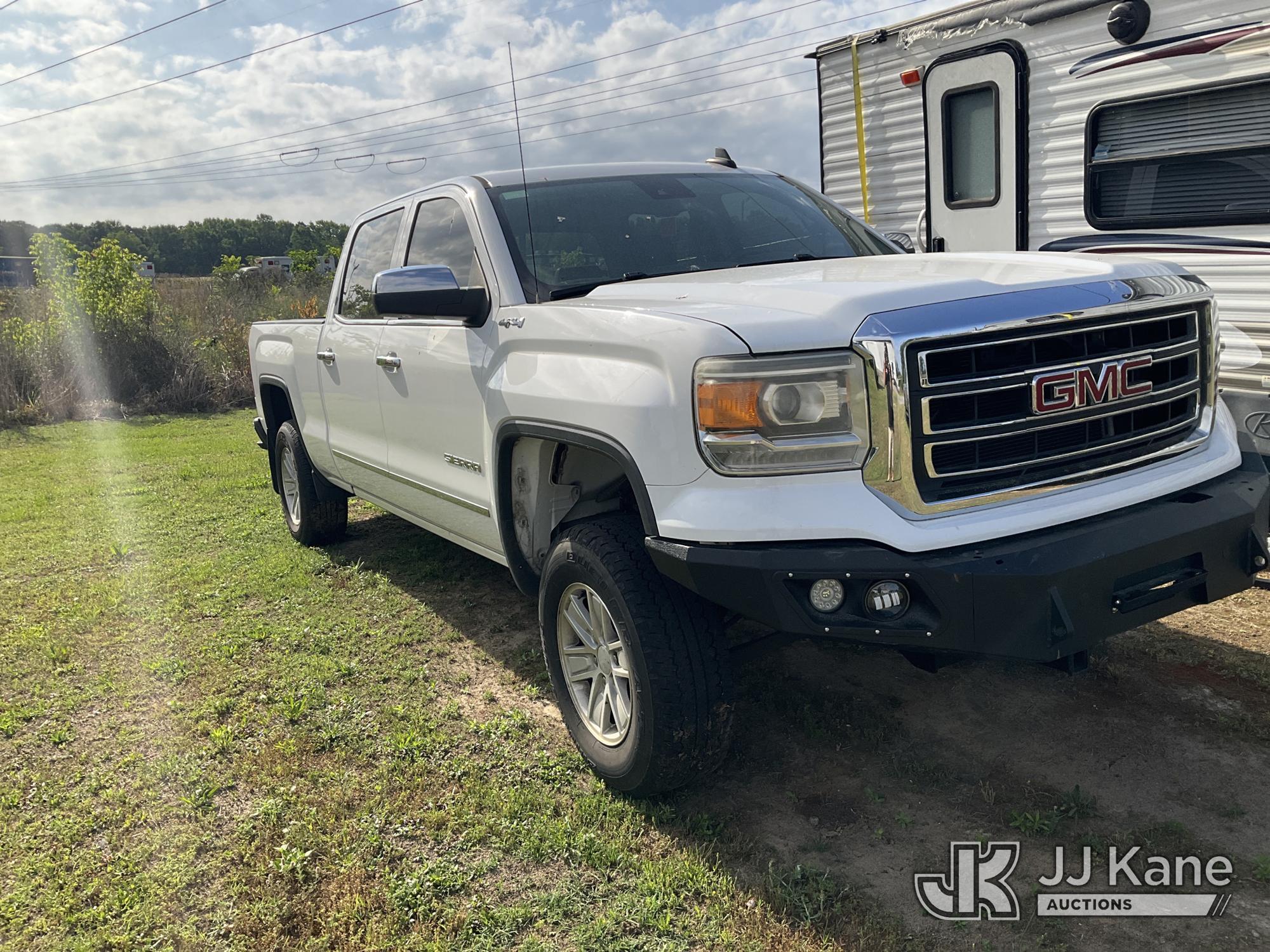 (Florence, SC) 2015 GMC Sierra 1500 4x4 Crew-Cab Pickup Truck Not Running Condition Unknown) (Parts