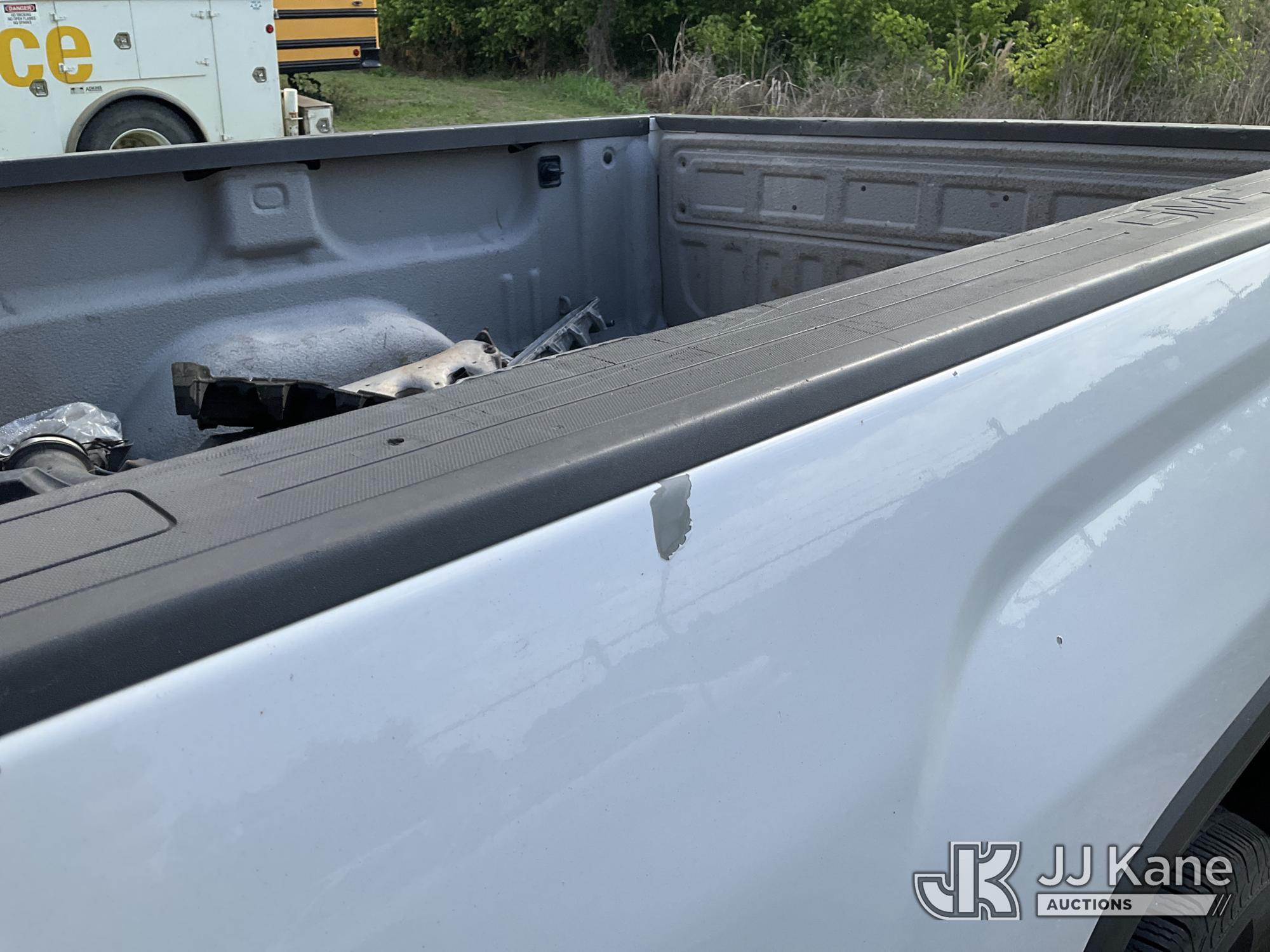 (Florence, SC) 2015 GMC Sierra 1500 4x4 Crew-Cab Pickup Truck Not Running Condition Unknown) (Parts