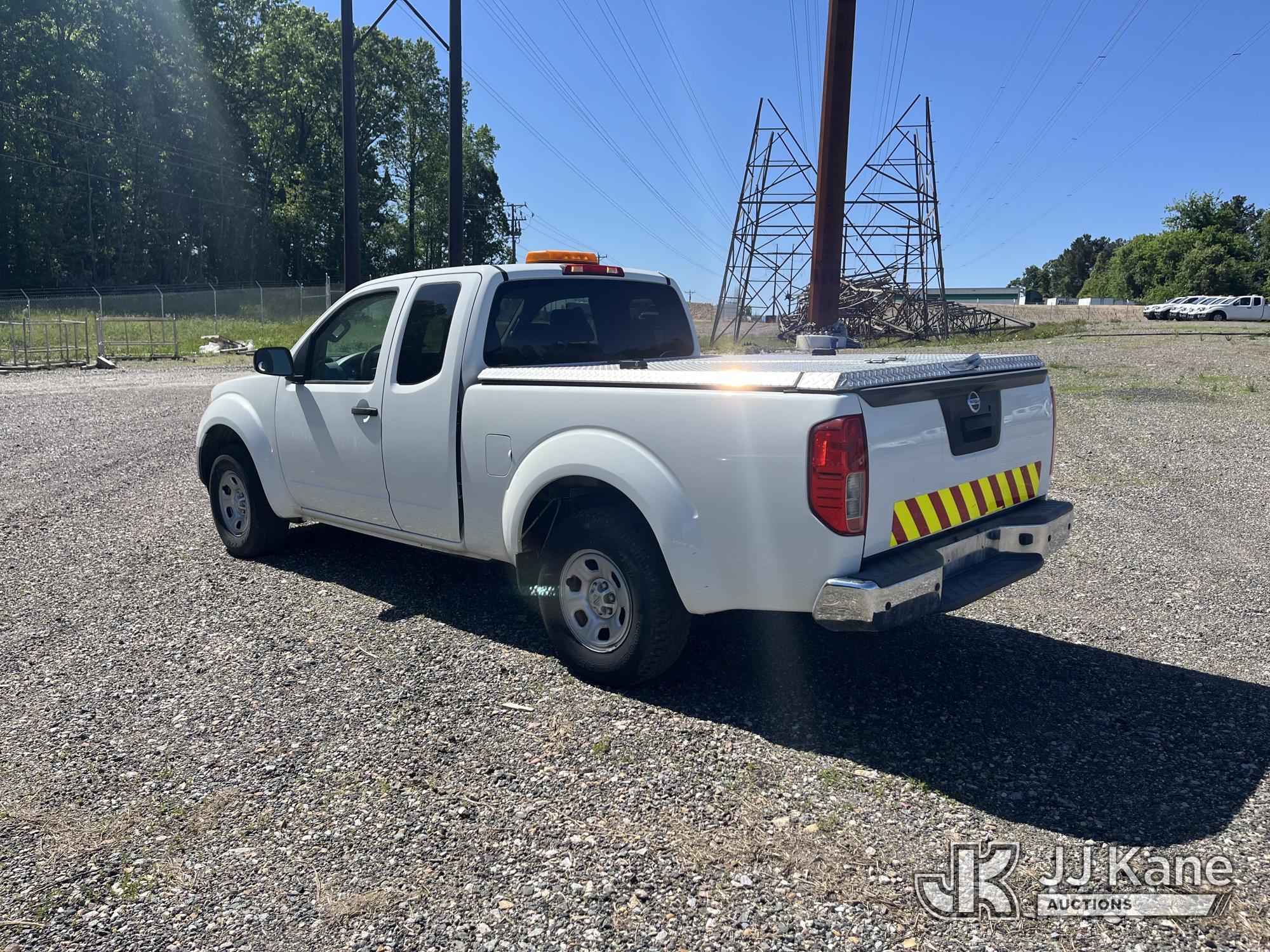 (Chester, VA) 2015 Nissan Frontier Extended-Cab Pickup Truck Runs & Moves