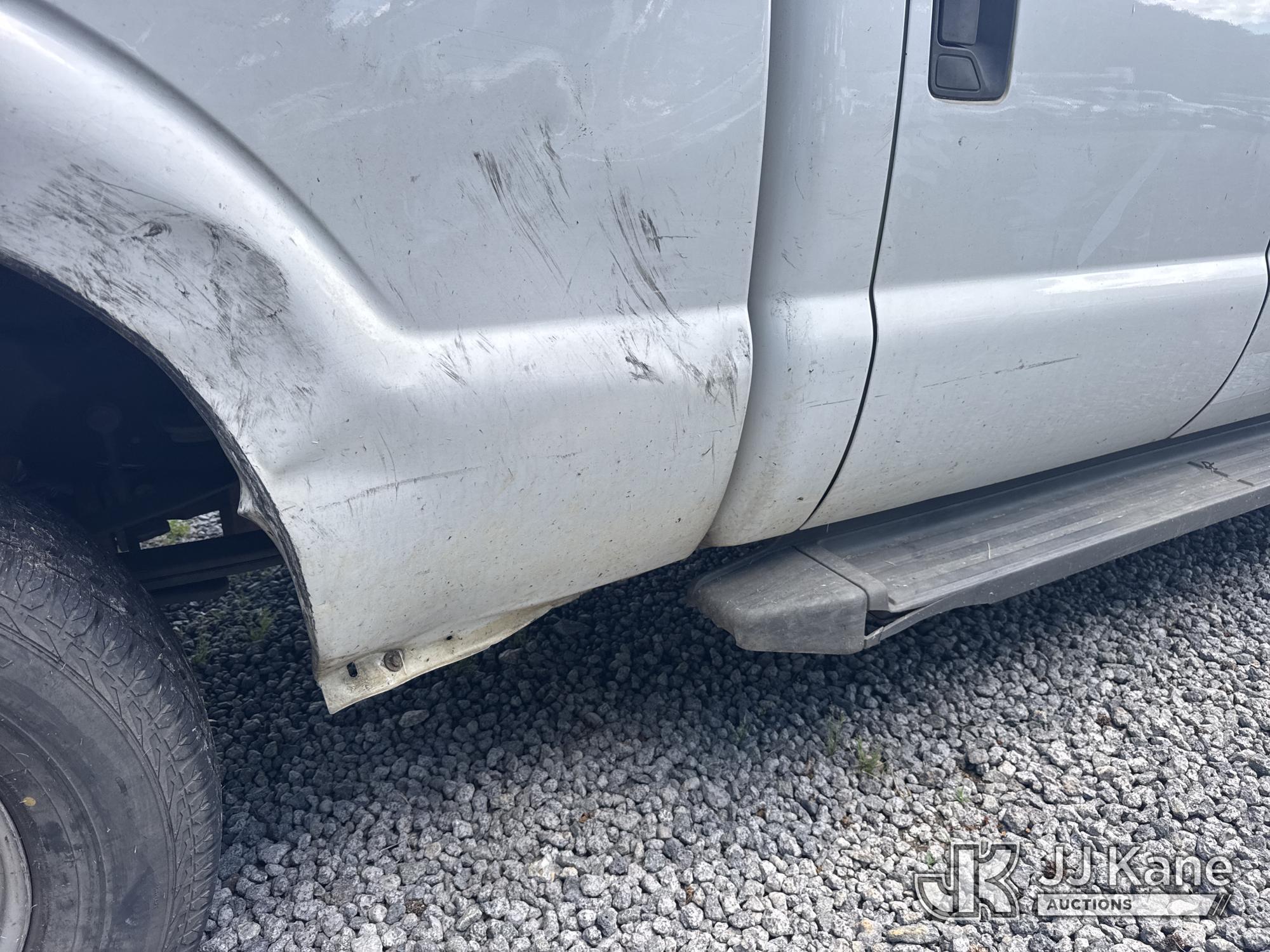 (Wakefield, VA) 2013 Ford F250 Crew-Cab Pickup Truck Runs & Moves) (Check Engine Light On, Body/Pain